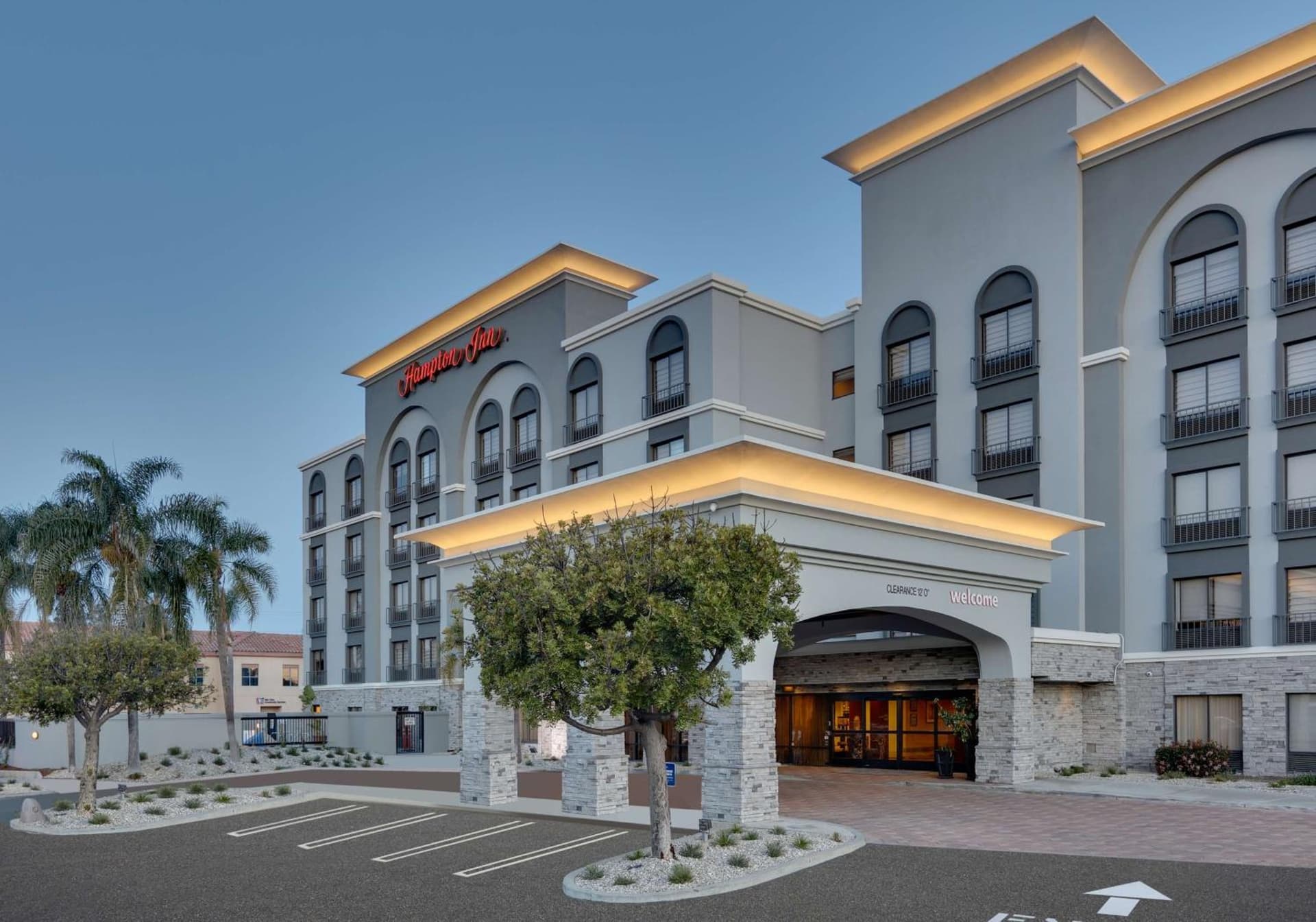 Hampton Inn Los Angeles/Carson interior in Carson, CA — gallery photo 2