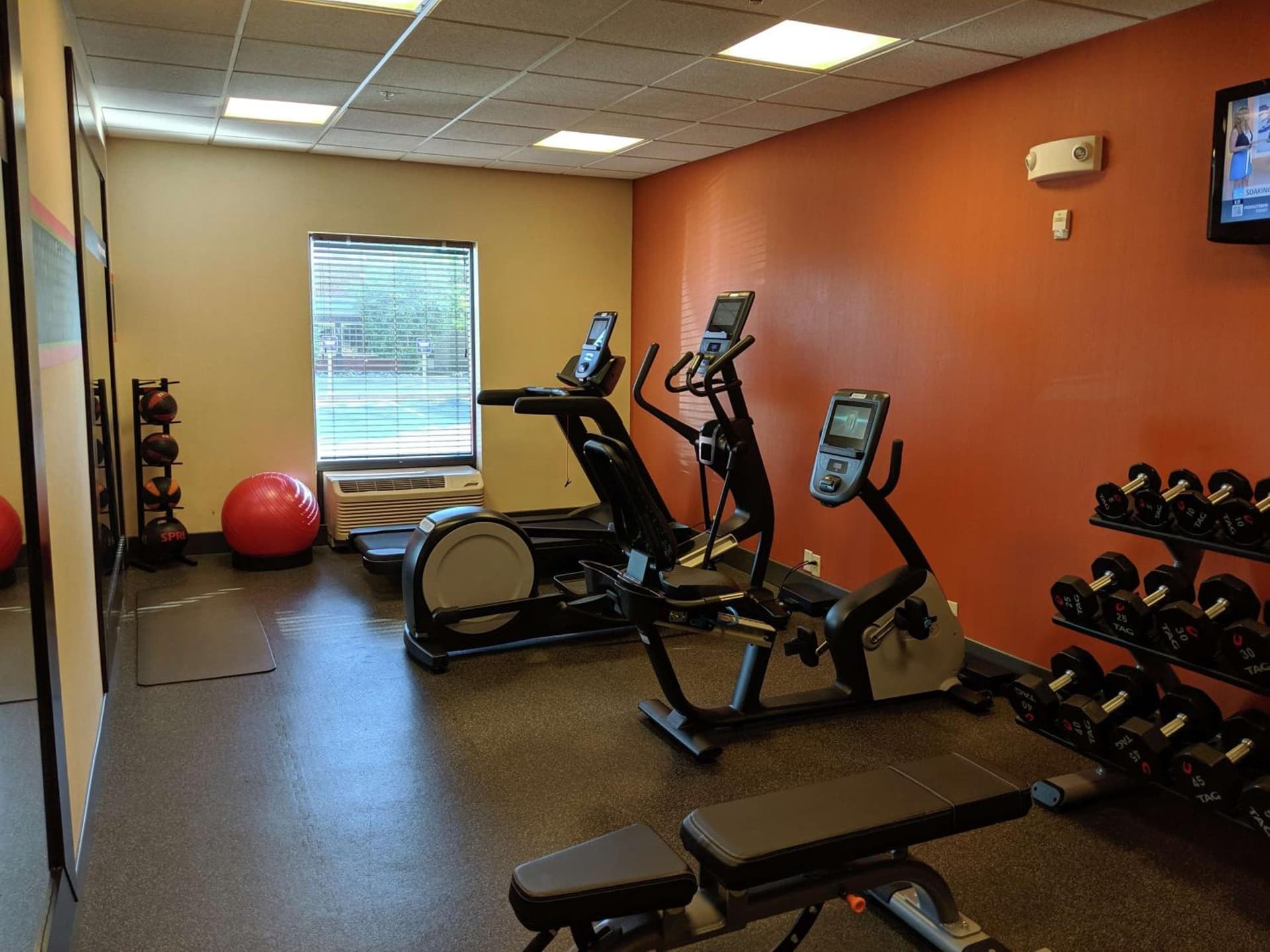 Hampton Inn & Suites Cincinnati-Union Centre gallery photo in West Chester, OH — image 4