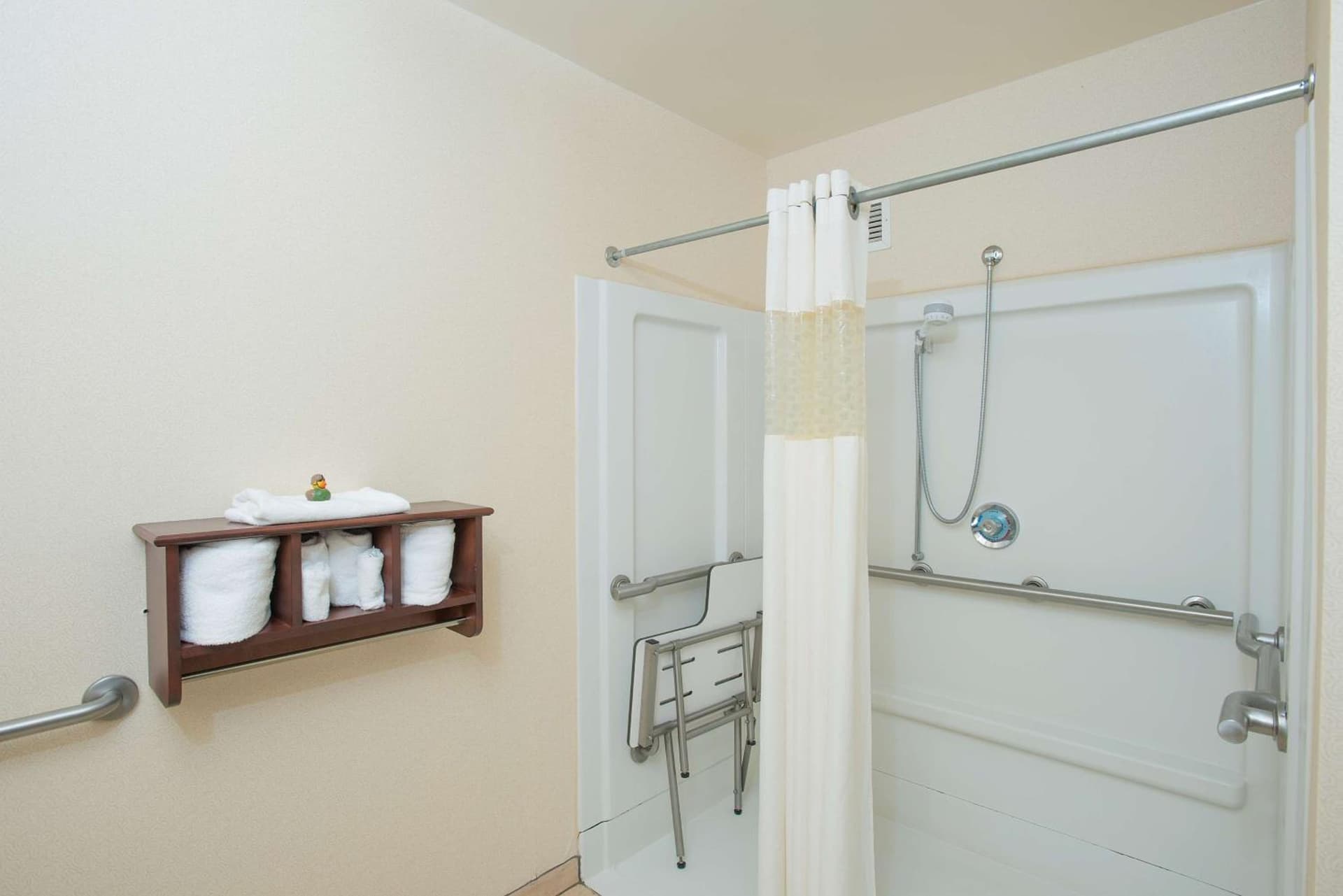 Hampton Inn & Suites Cincinnati-Union Centre gallery photo in West Chester, OH — image 45