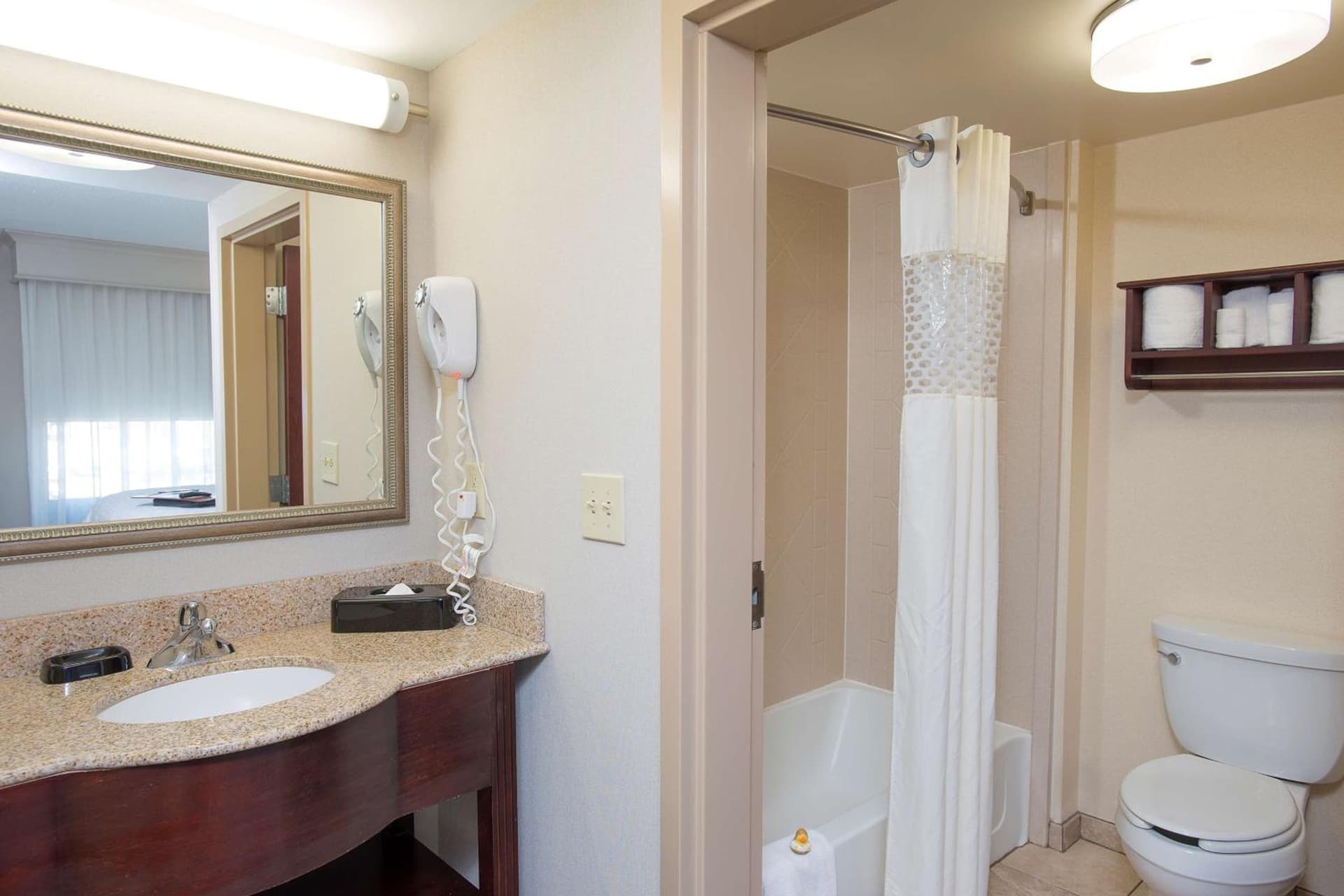 Hampton Inn & Suites Cincinnati-Union Centre gallery photo in West Chester, OH — image 48