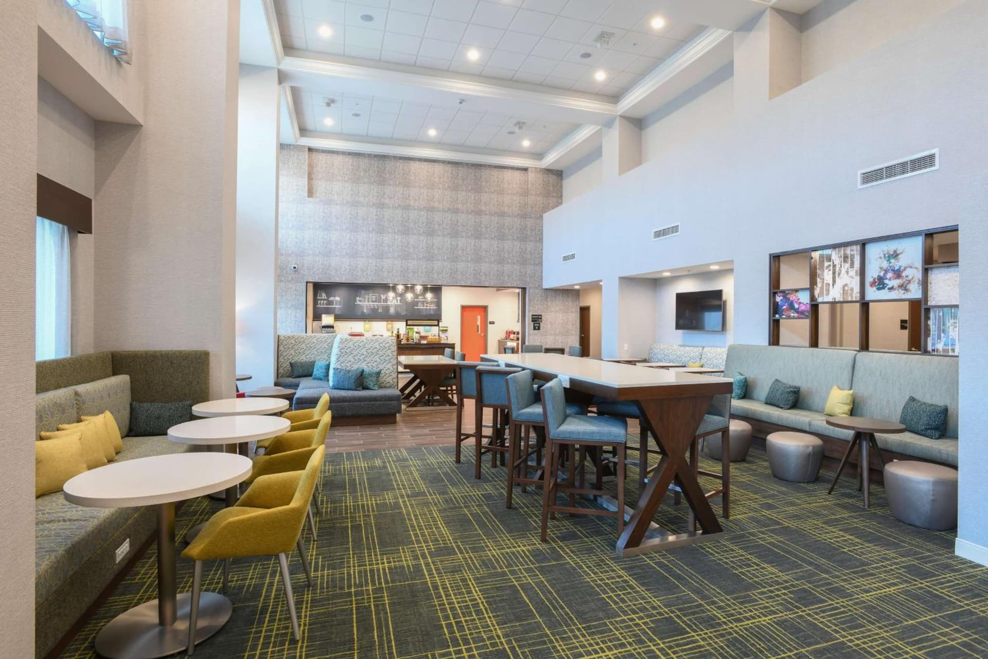 Hampton Inn & Suites Cincinnati Liberty Township gallery photo in West Chester, OH — image 12