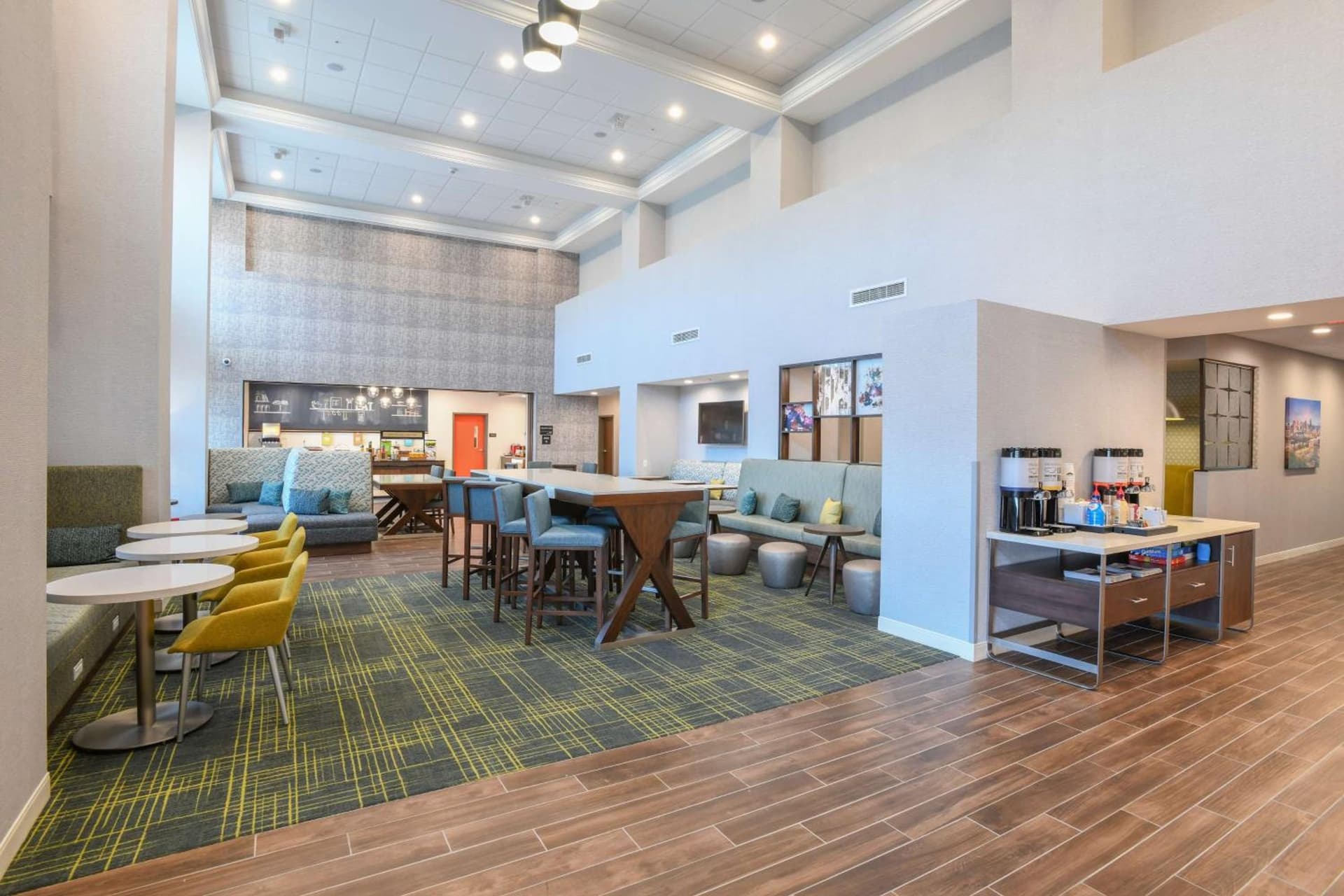 Hampton Inn & Suites Cincinnati Liberty Township gallery photo in West Chester, OH — image 26