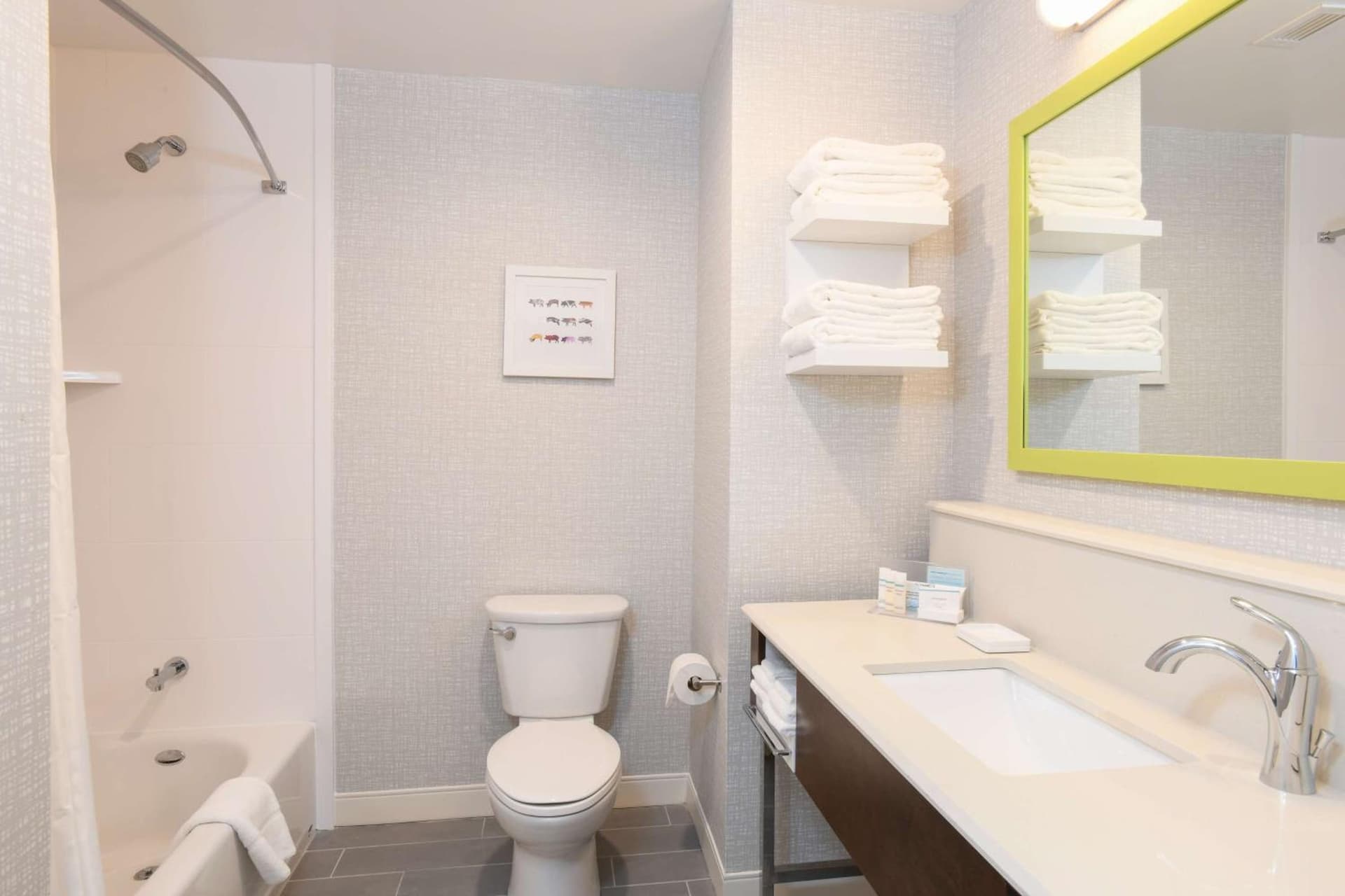 Hampton Inn & Suites Cincinnati Liberty Township gallery photo in West Chester, OH — image 17