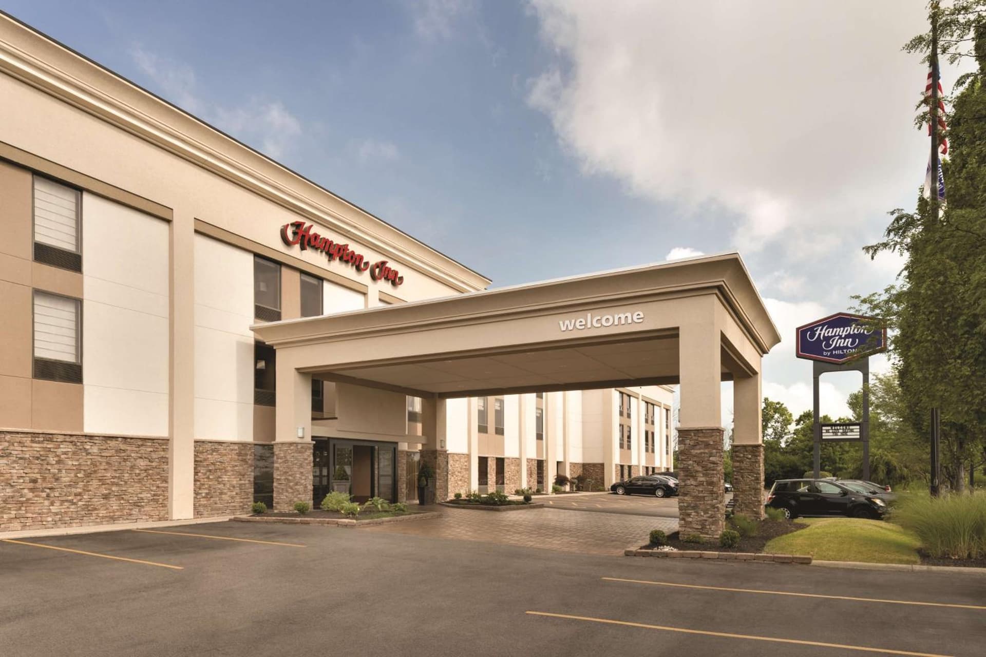 Hampton Inn Cincinnati Kings Island interior in Mason, OH — gallery photo 2