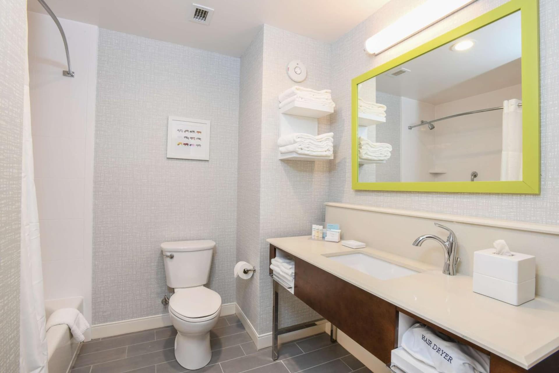 Hampton Inn & Suites Cincinnati Liberty Township gallery photo in West Chester, OH — image 34