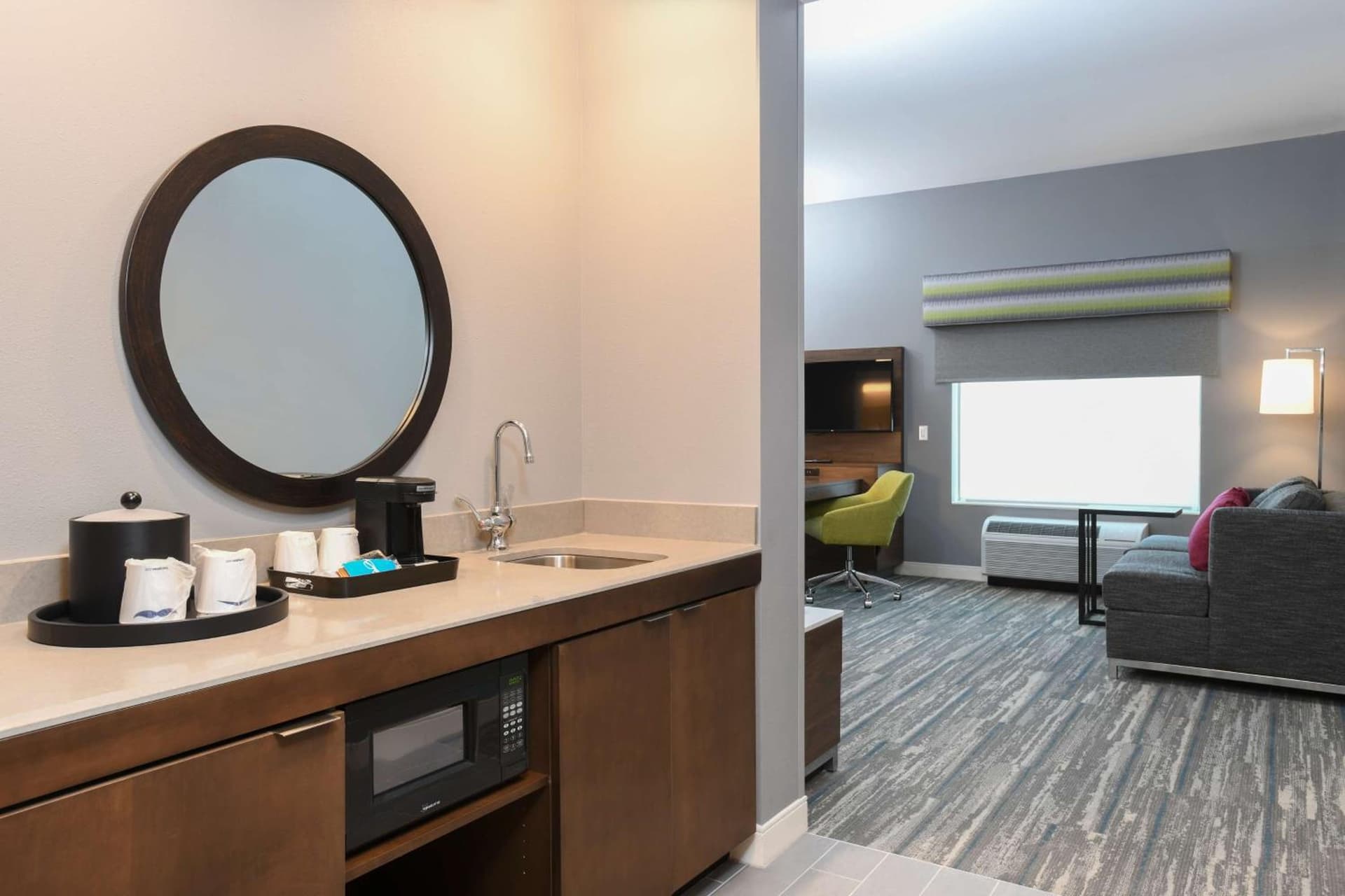 Hampton Inn & Suites Cincinnati Liberty Township gallery photo in West Chester, OH — image 42