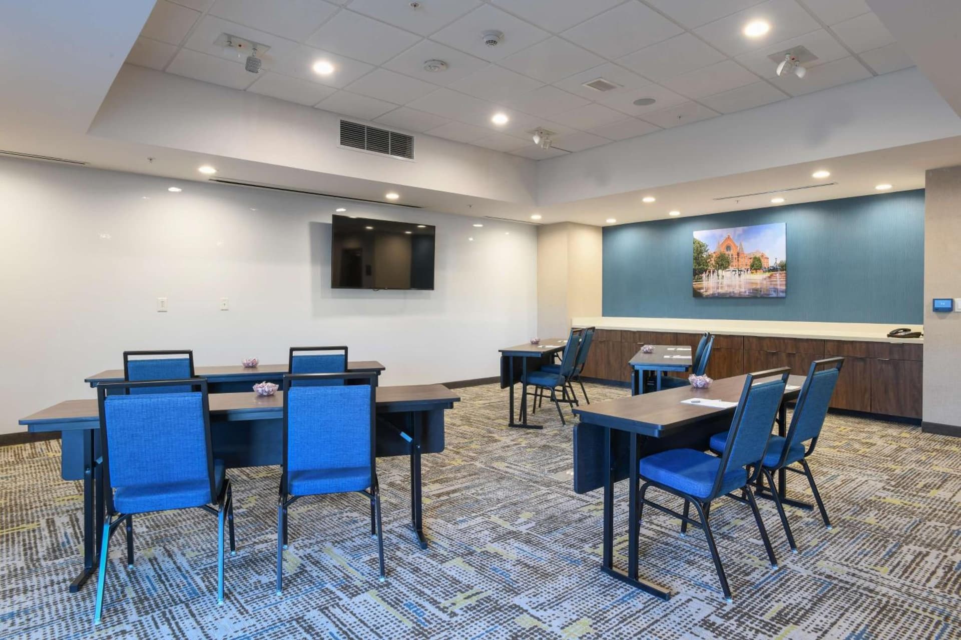 Hampton Inn & Suites Cincinnati Liberty Township gallery photo in West Chester, OH — image 40