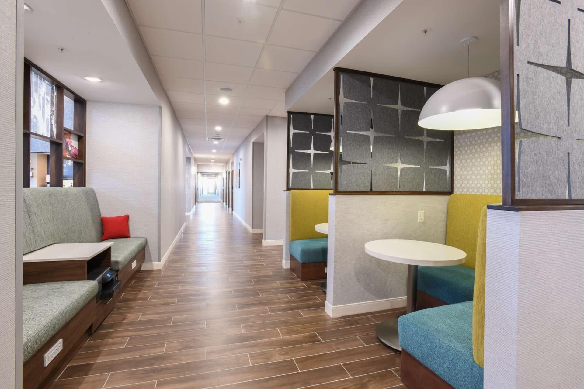Hampton Inn & Suites Cincinnati Liberty Township gallery photo in West Chester, OH — image 53
