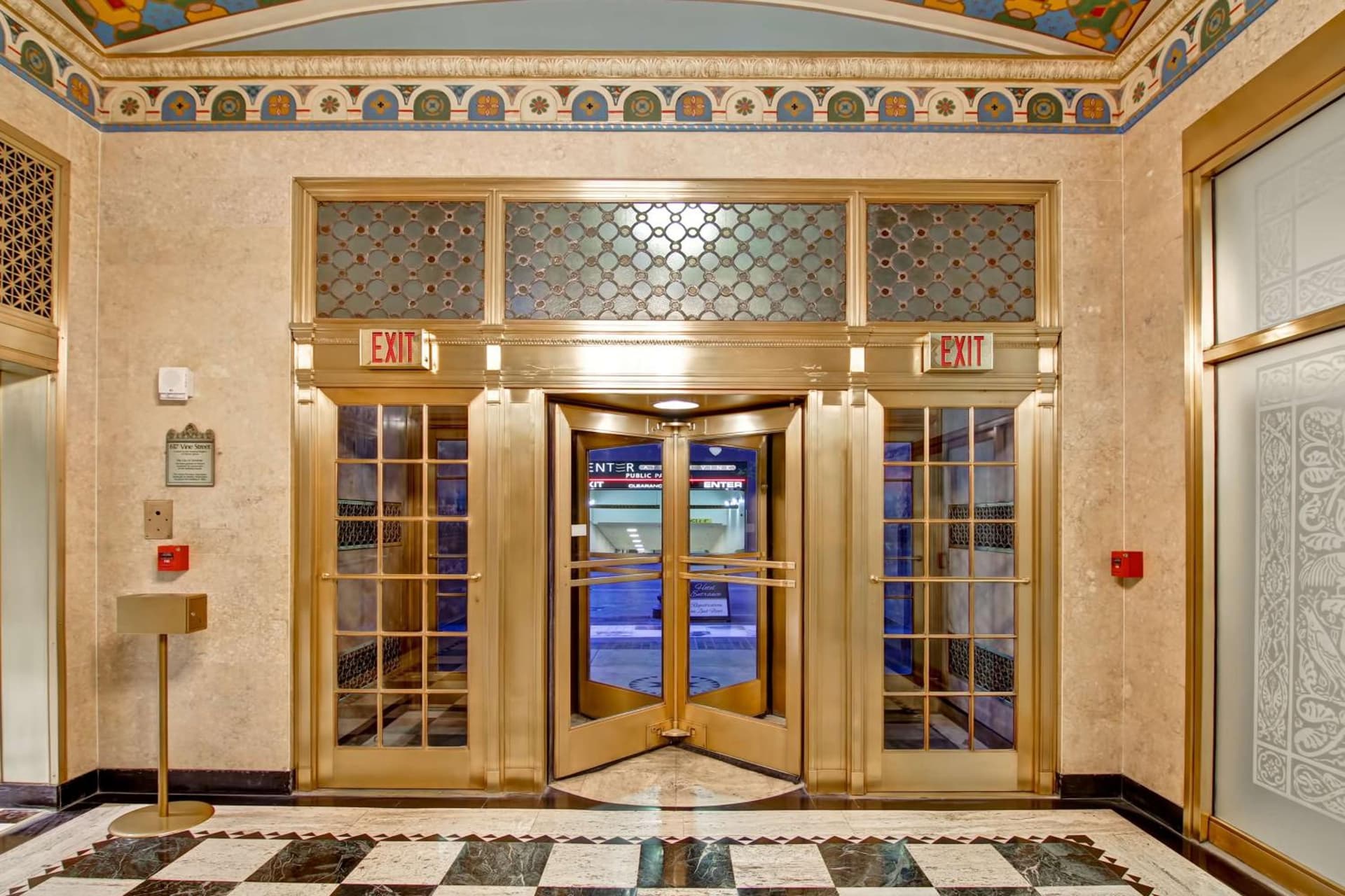 Hampton Inn and Suites Cincinnati - Downtown gallery photo in Cincinnati, OH — image 29