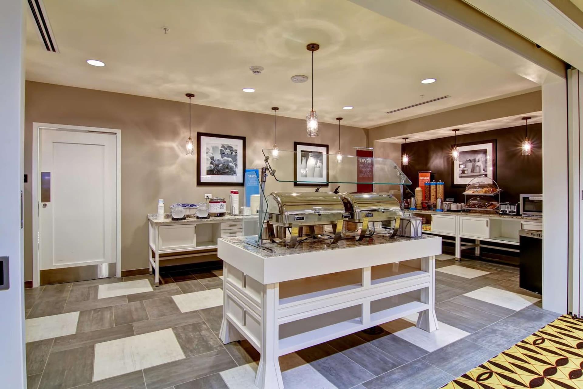 Hampton Inn and Suites Cincinnati - Downtown gallery photo in Cincinnati, OH — image 20