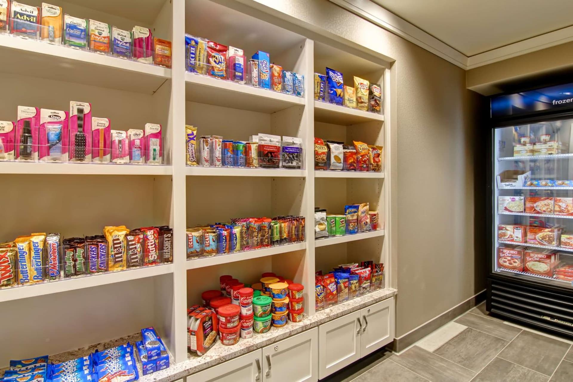 Hampton Inn and Suites Cincinnati - Downtown gallery photo in Cincinnati, OH — image 10