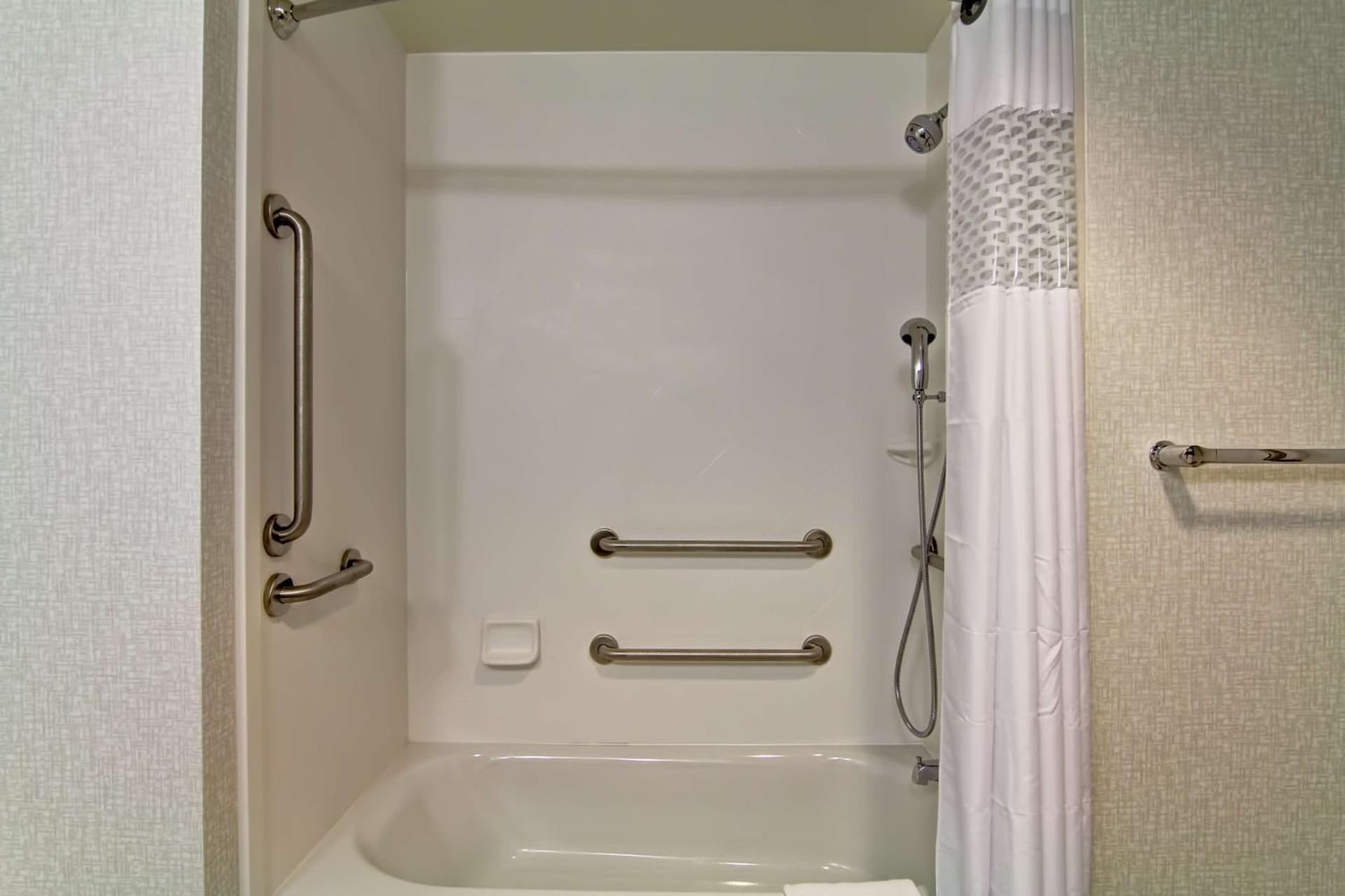 Hampton Inn and Suites Cincinnati - Downtown gallery photo in Cincinnati, OH — image 7