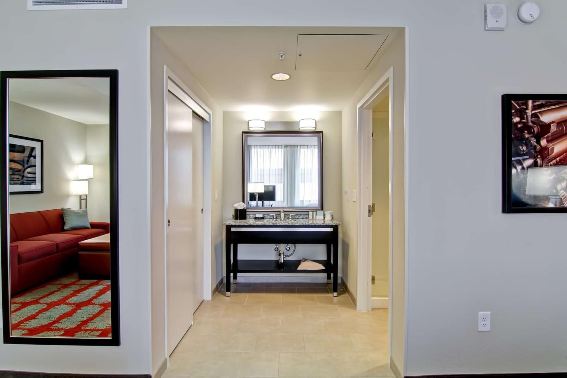 Hampton Inn and Suites Cincinnati - Downtown gallery photo in Cincinnati, OH — image 15