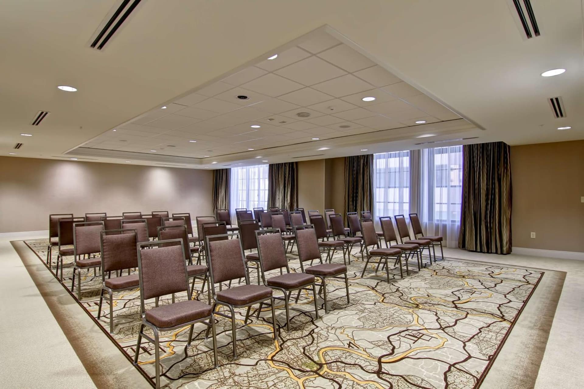 Hampton Inn and Suites Cincinnati - Downtown property views in Cincinnati, OH — gallery photo 3