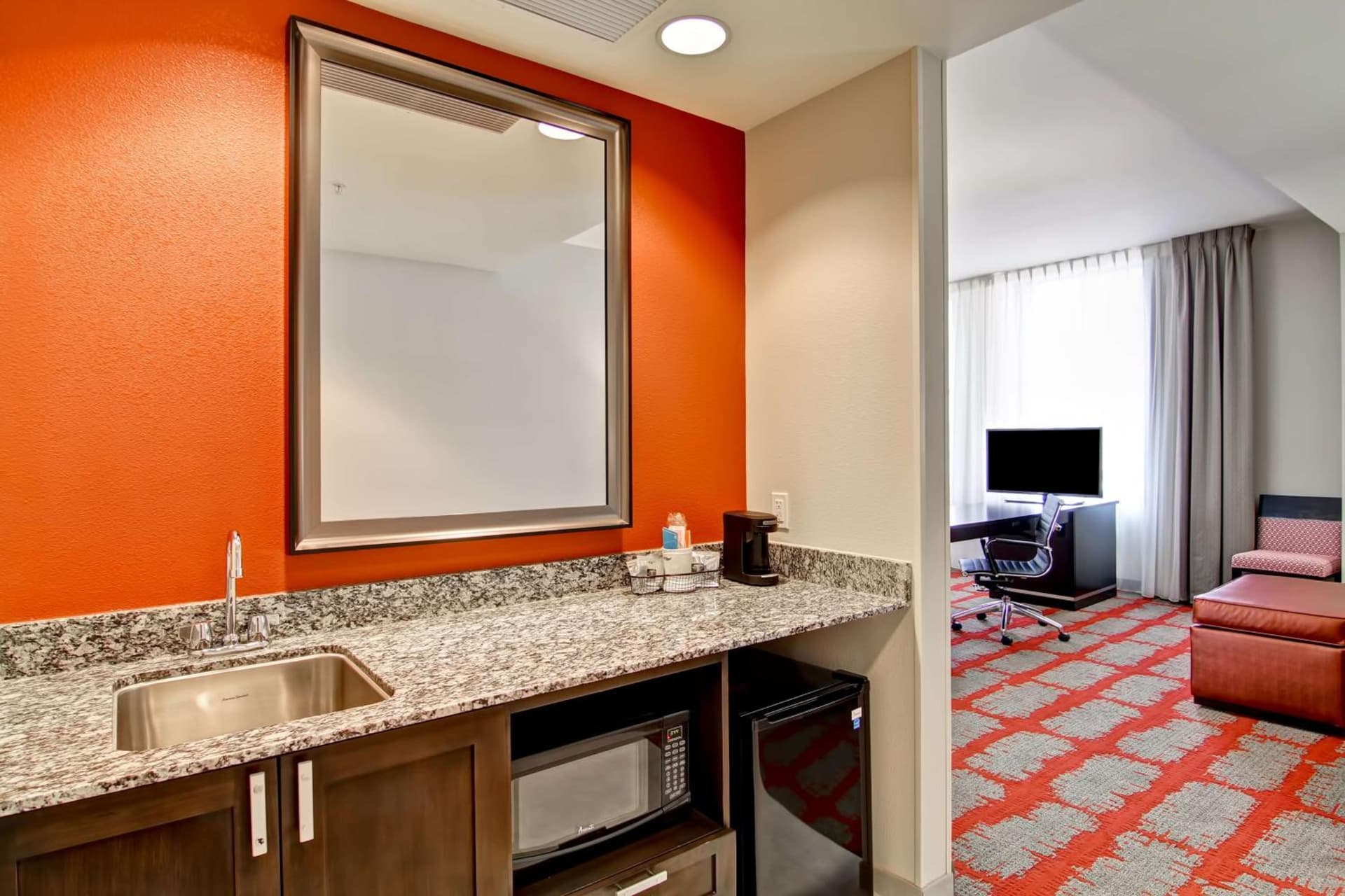 Hampton Inn and Suites Cincinnati - Downtown gallery photo in Cincinnati, OH — image 17