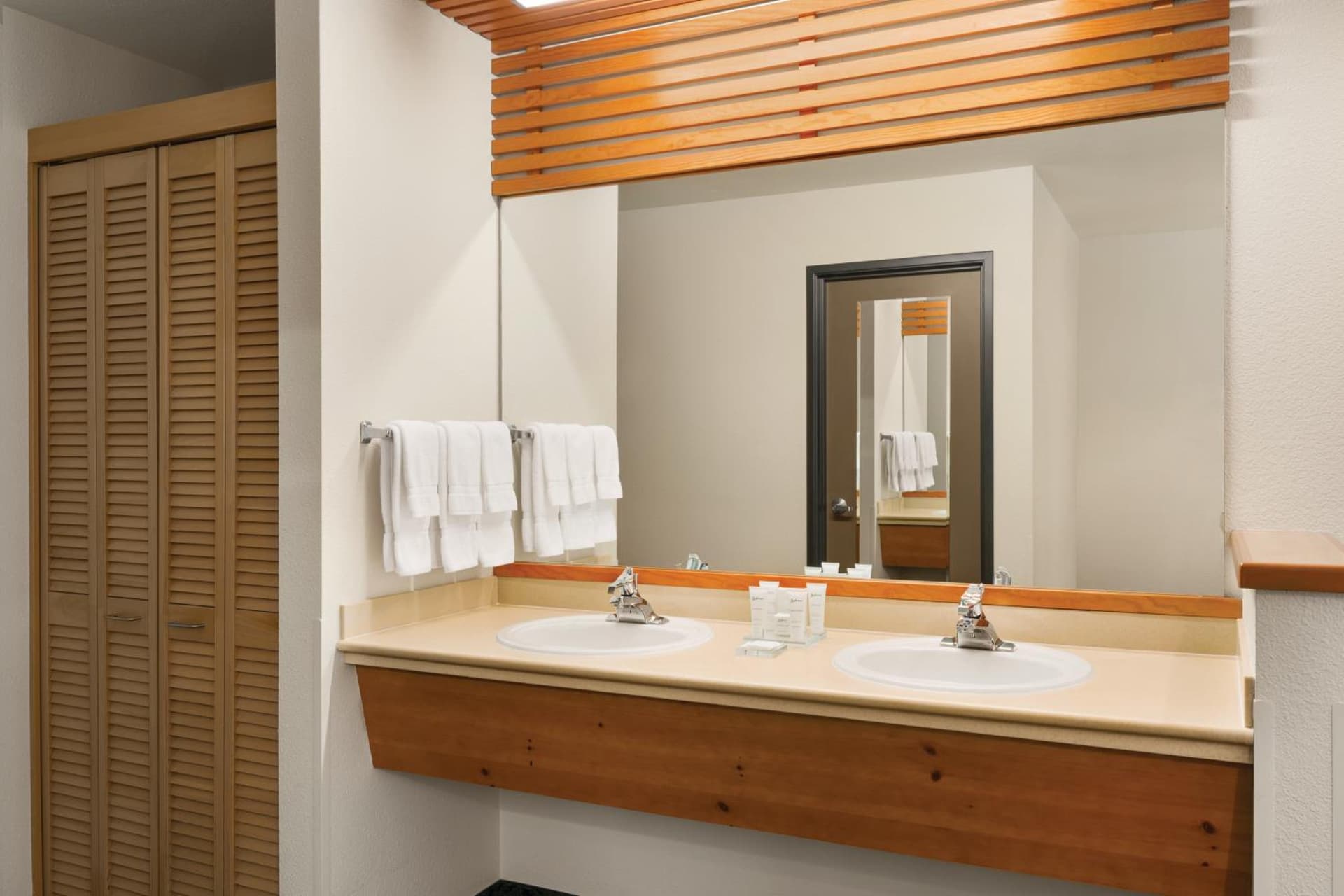 Radisson Hotel Portland Airport gallery photo in Portland, OR — image 37