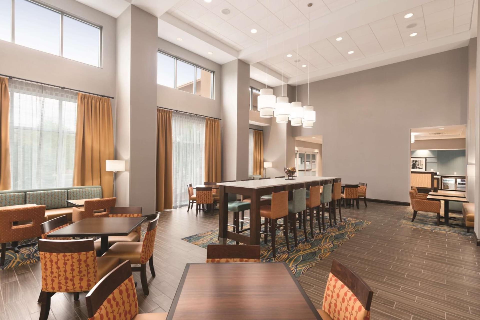 Hampton Inn & Suites - DeLand gallery photo in DeLand, FL — image 22