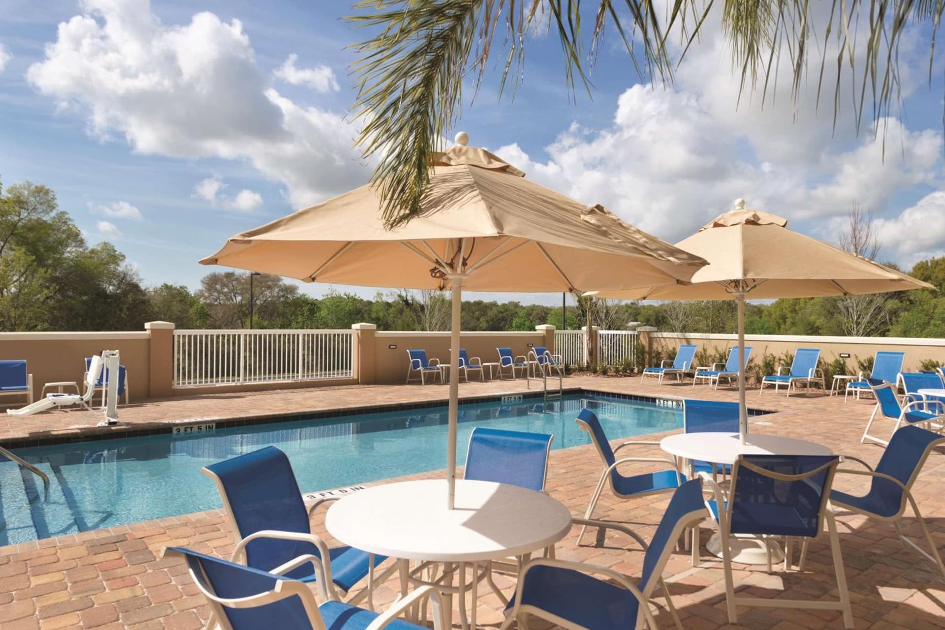 Hampton Inn & Suites - DeLand gallery photo in DeLand, FL — image 11