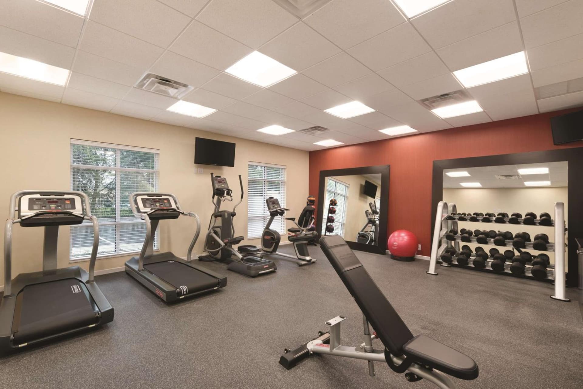 Hampton Inn & Suites - DeLand gallery photo in DeLand, FL — image 34