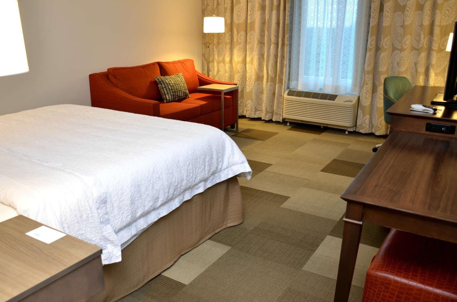 Hampton Inn & Suites - DeLand gallery photo in DeLand, FL — image 32