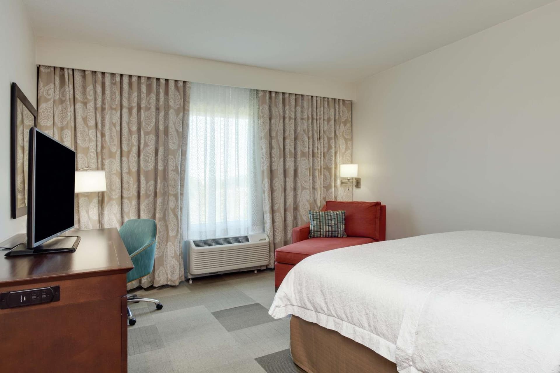 Hampton Inn & Suites - DeLand gallery photo in DeLand, FL — image 24