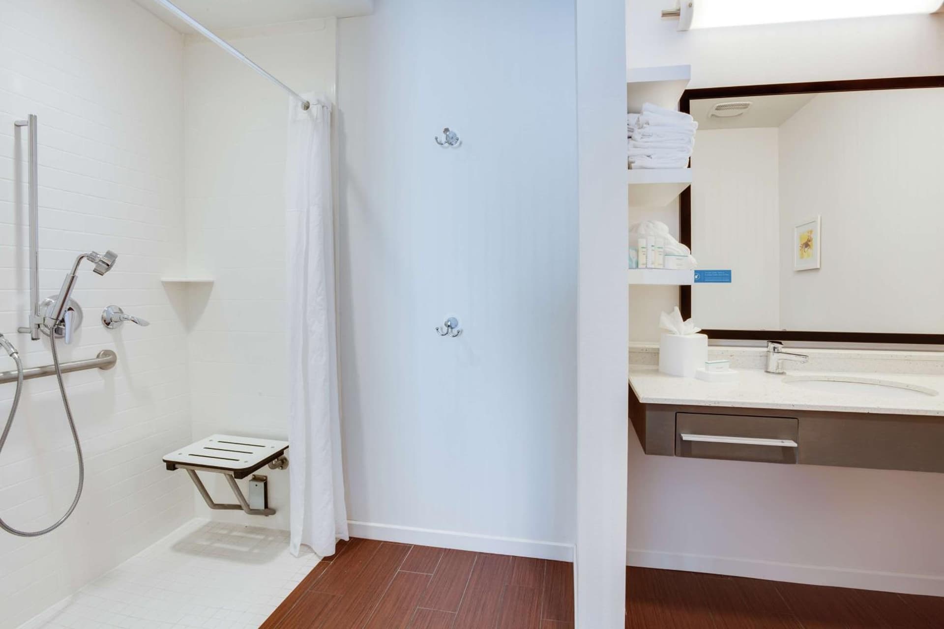 Hampton Inn & Suites - DeLand interior in DeLand, FL — gallery photo 2