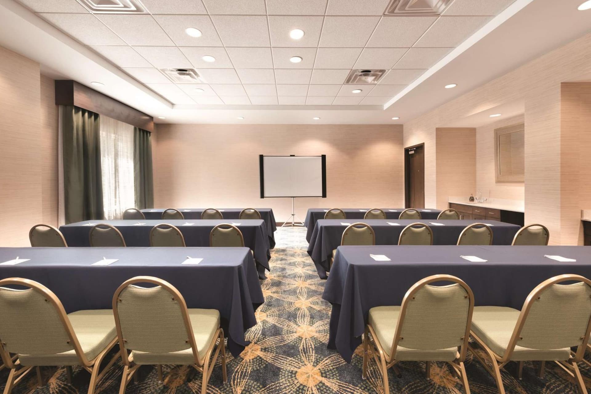 Hampton Inn & Suites - DeLand gallery photo in DeLand, FL — image 44