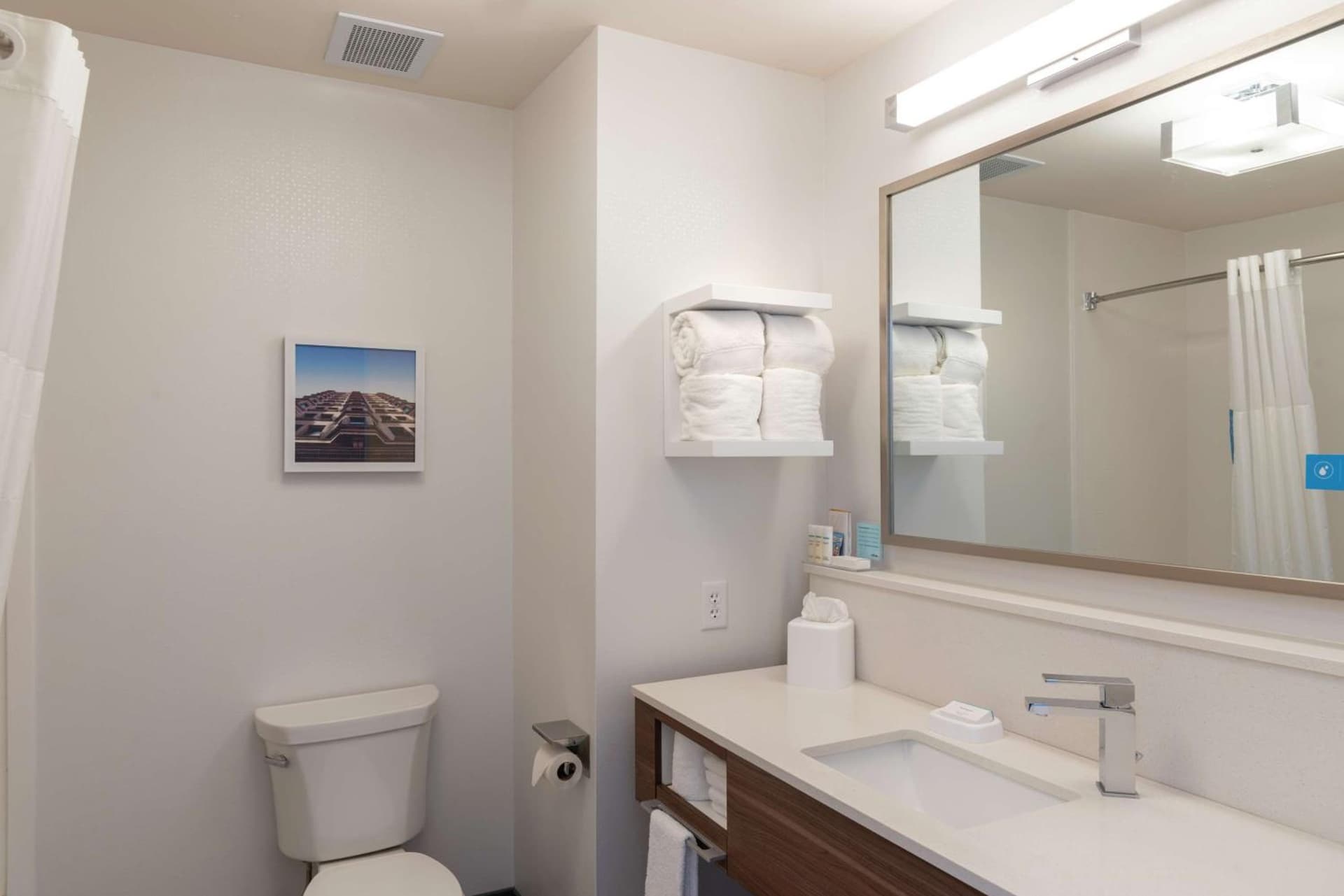 Hampton Inn & Suites Xenia Dayton gallery photo in Xenia, OH — image 4