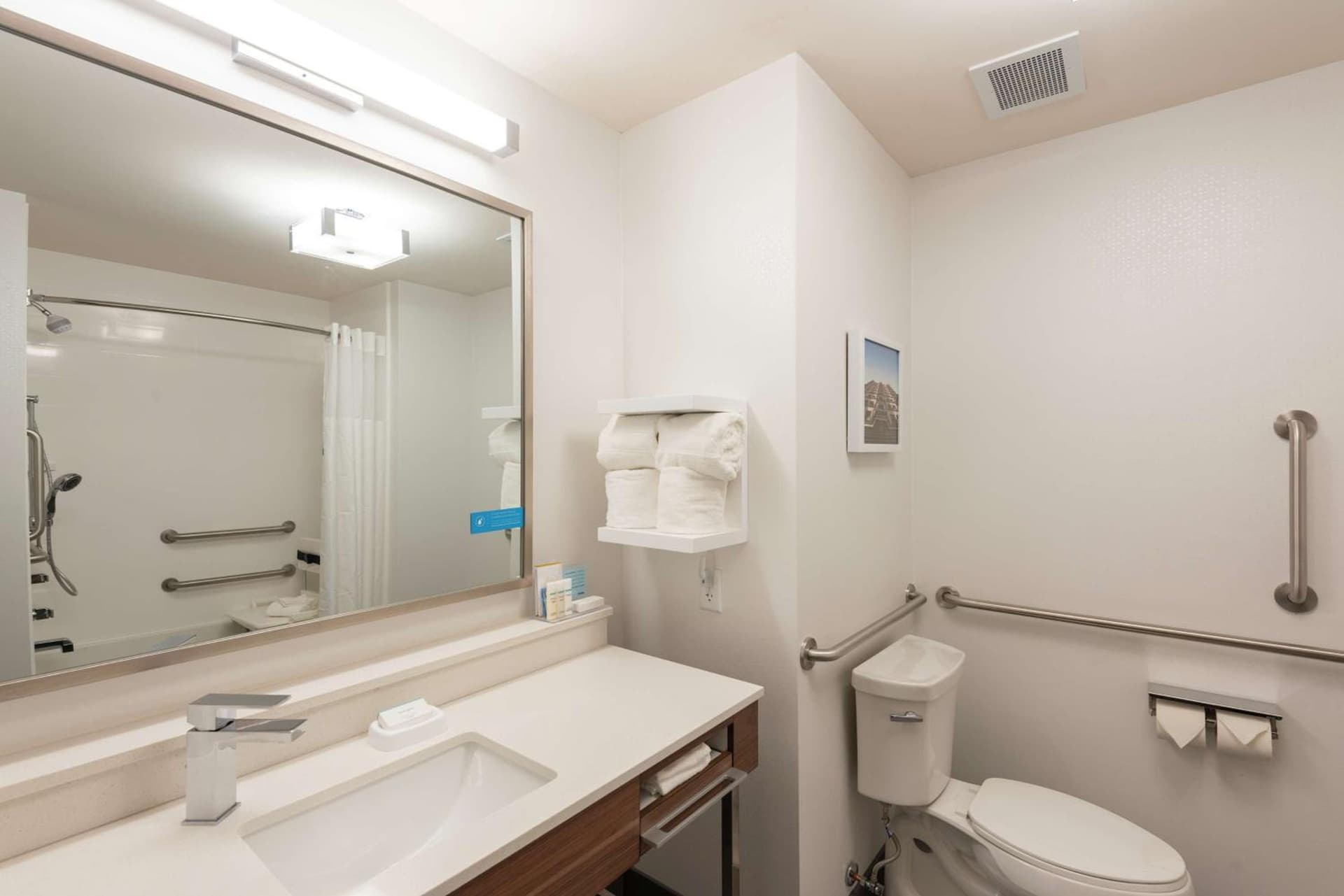 Hampton Inn & Suites Xenia Dayton gallery photo in Xenia, OH — image 43