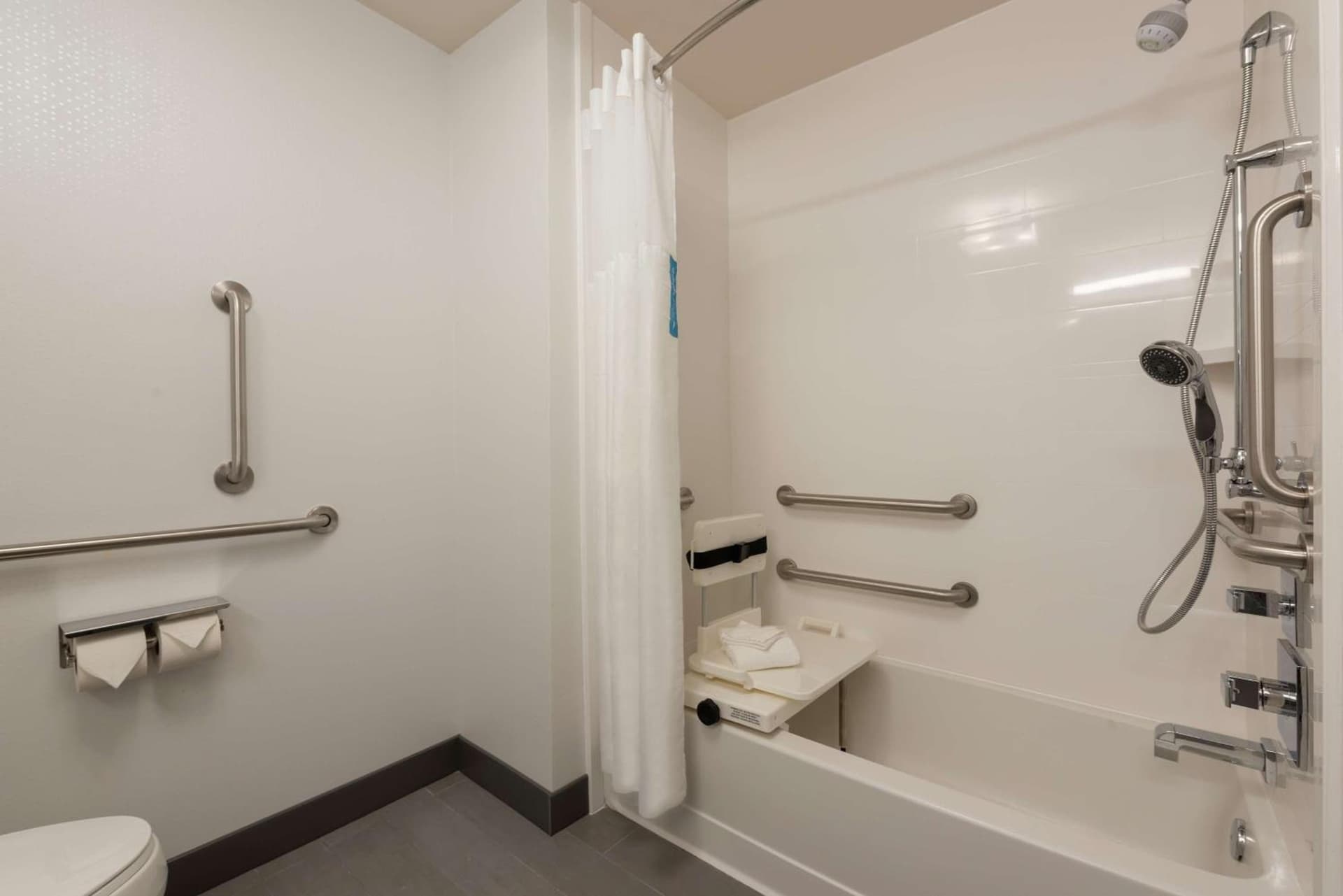 Hampton Inn & Suites Xenia Dayton gallery photo in Xenia, OH — image 10