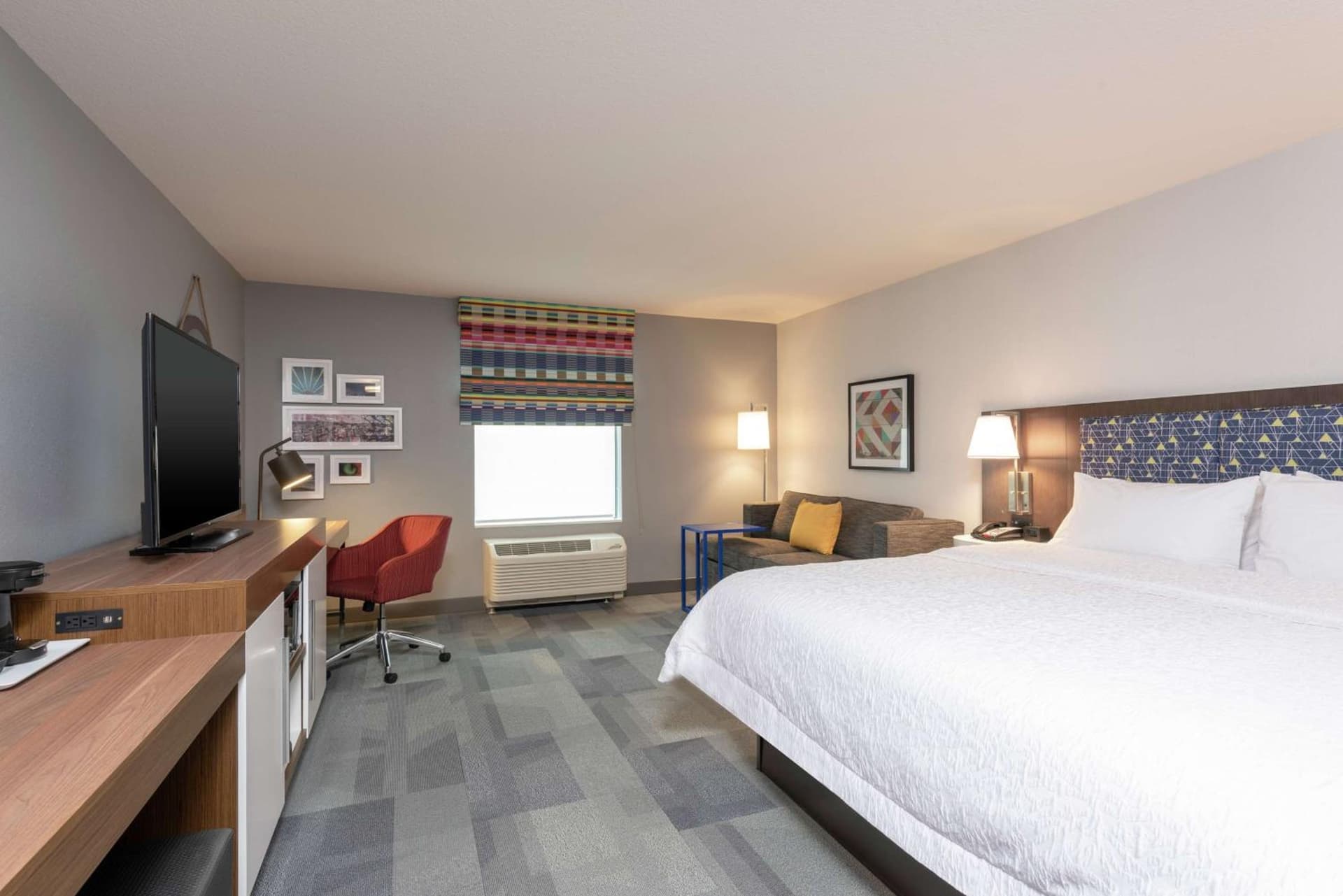 Hampton Inn & Suites Xenia Dayton gallery photo in Xenia, OH — image 12