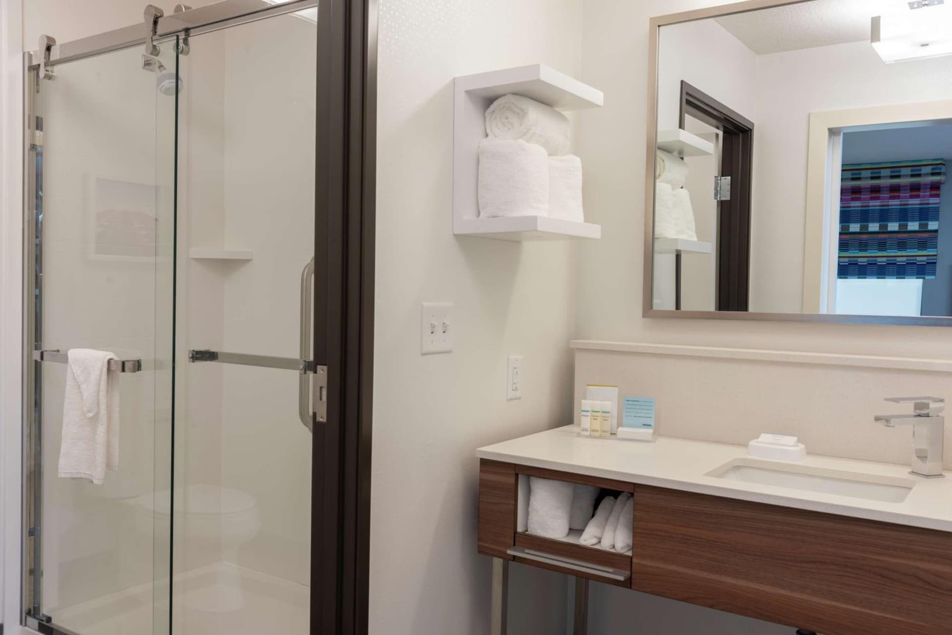 Hampton Inn & Suites Xenia Dayton gallery photo in Xenia, OH — image 34