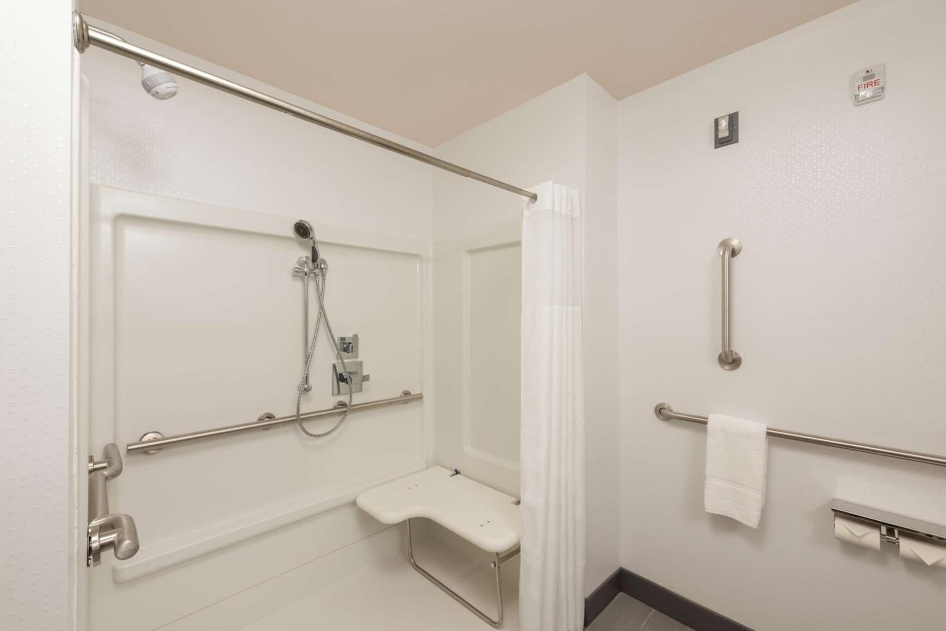 Hampton Inn & Suites Xenia Dayton gallery photo in Xenia, OH — image 30