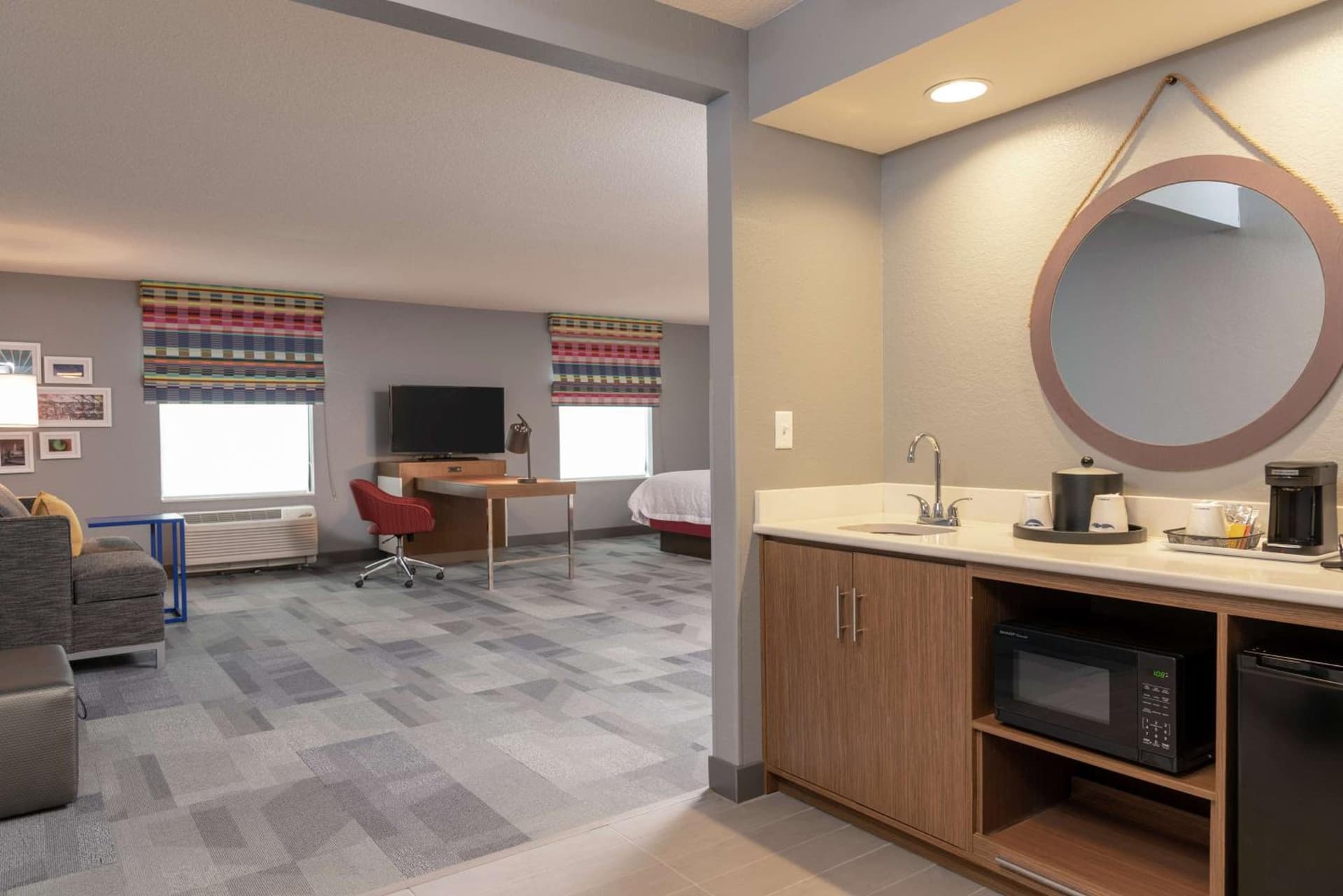 Hampton Inn & Suites Xenia Dayton interior in Xenia, OH — gallery photo 2