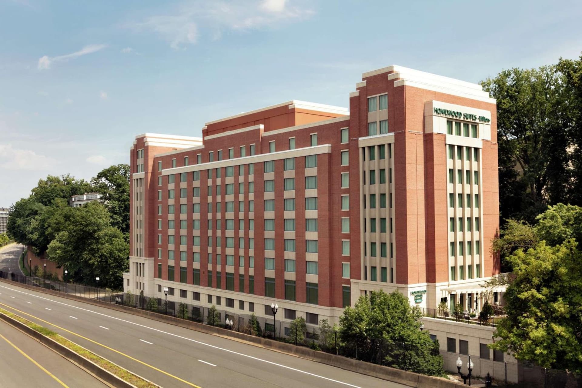 Homewood Suites By Hilton Arlington Rosslyn Key Bridge property views in Arlington, VA — gallery photo 3