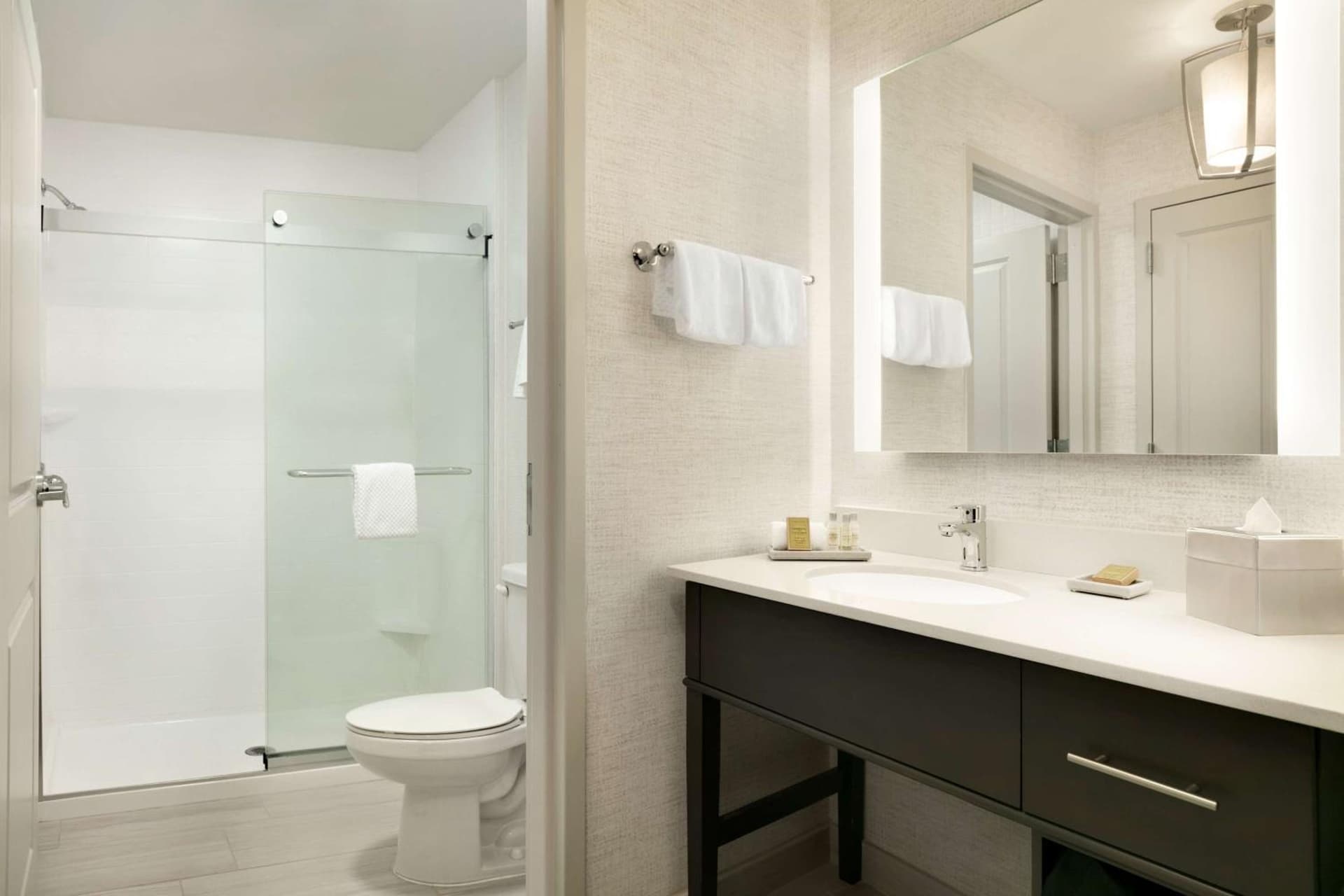 Homewood Suites By Hilton Arlington Rosslyn Key Bridge gallery photo in Arlington, VA — image 28