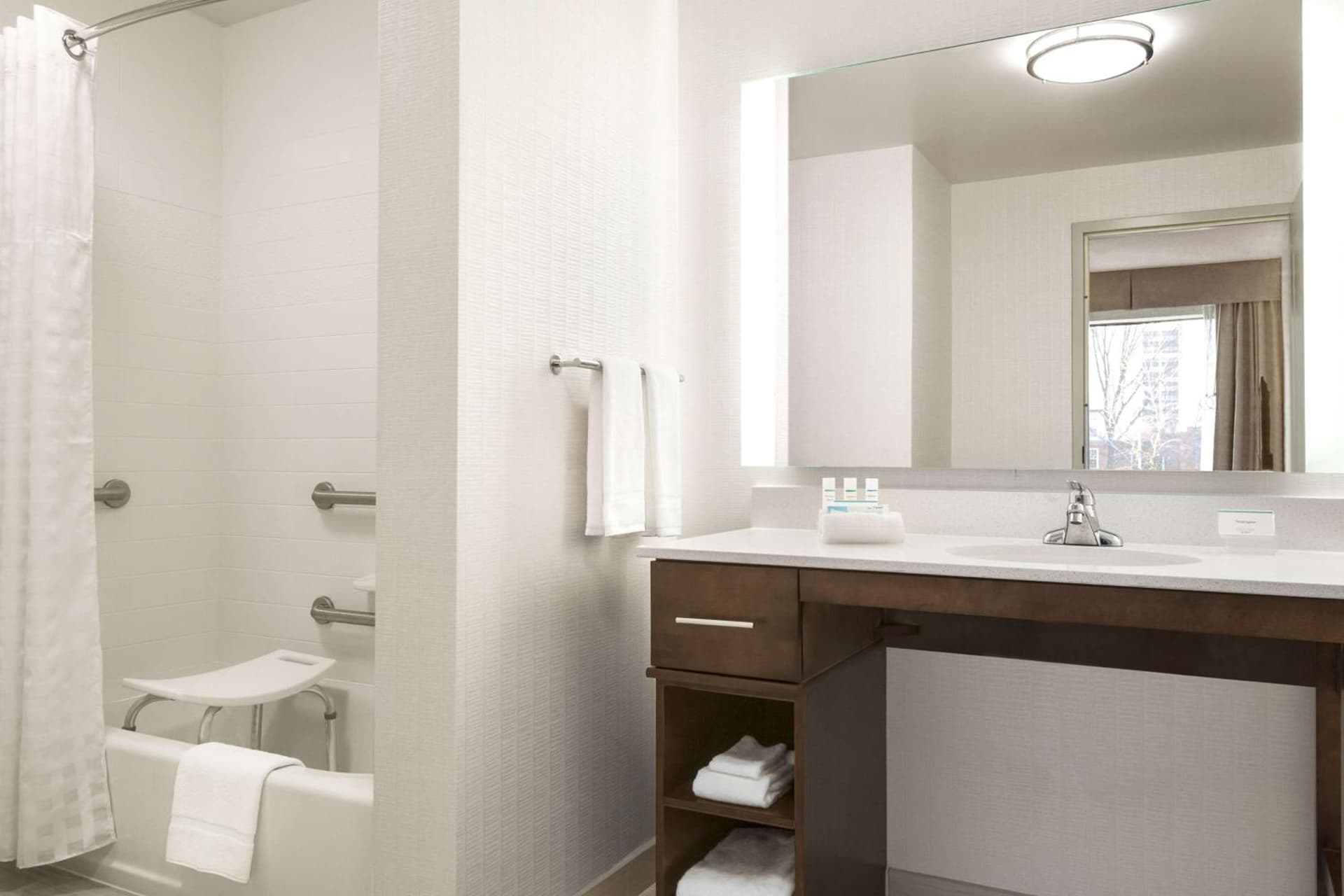 Homewood Suites By Hilton Arlington Rosslyn Key Bridge gallery photo in Arlington, VA — image 34