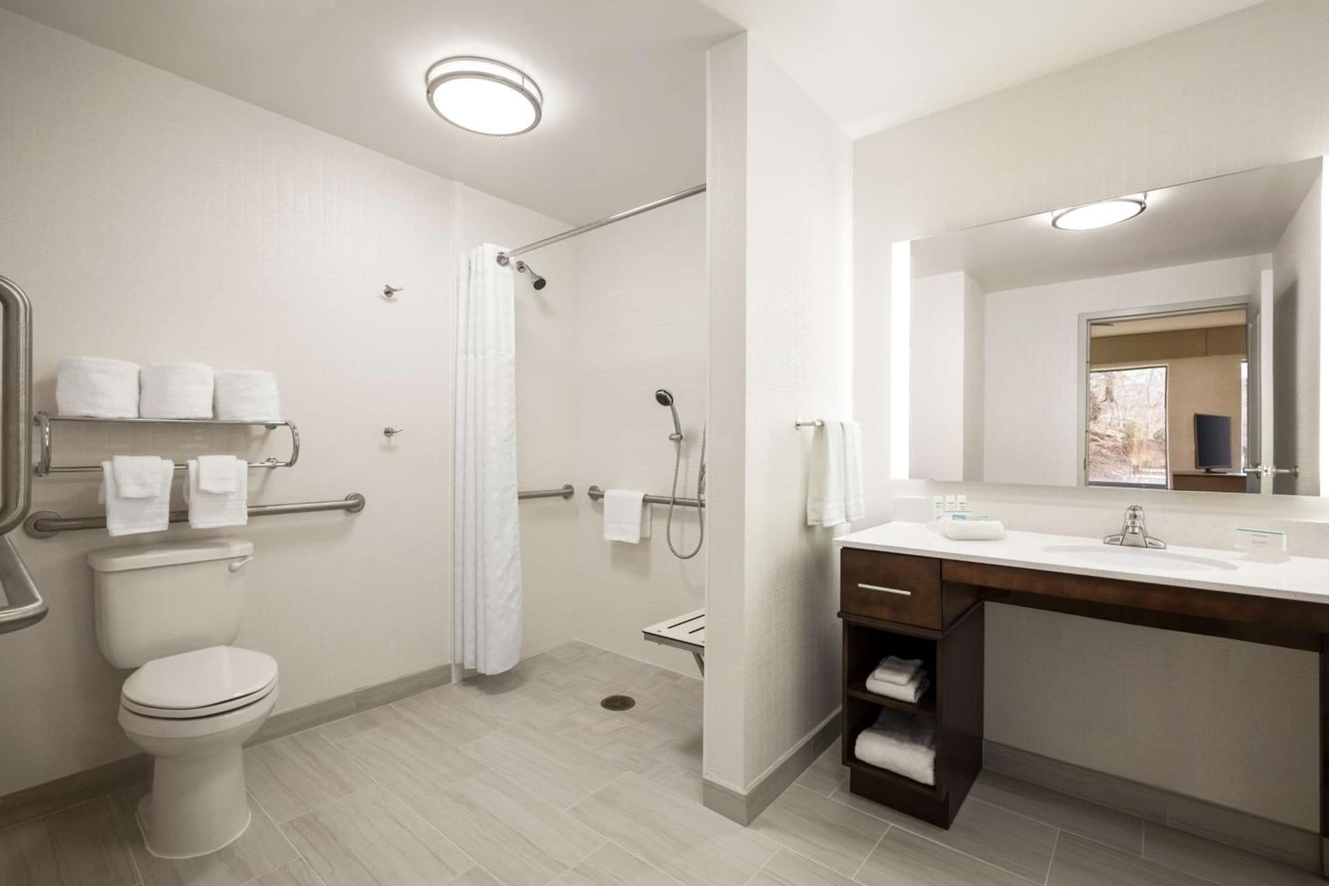 Homewood Suites By Hilton Arlington Rosslyn Key Bridge gallery photo in Arlington, VA — image 18