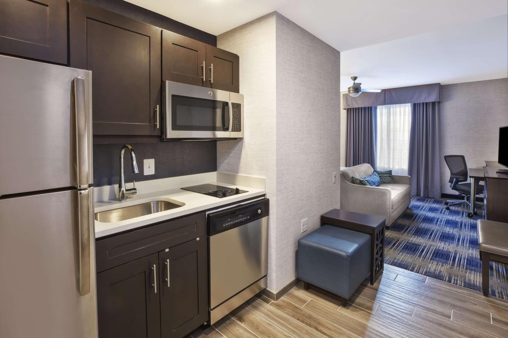 Homewood Suites By Hilton Arlington Rosslyn Key Bridge gallery photo in Arlington, VA — image 16