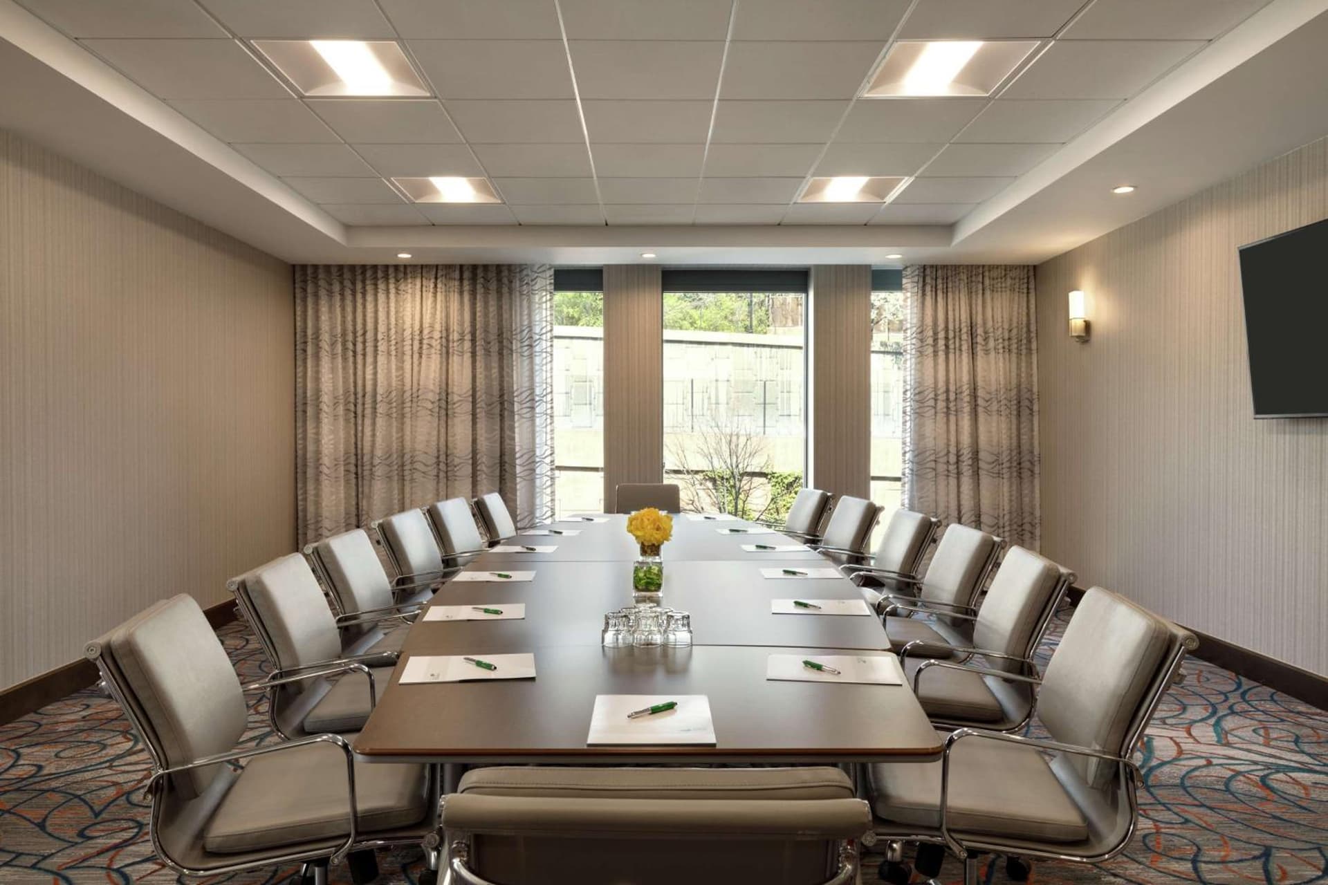 Homewood Suites By Hilton Arlington Rosslyn Key Bridge interior in Arlington, VA — gallery photo 2
