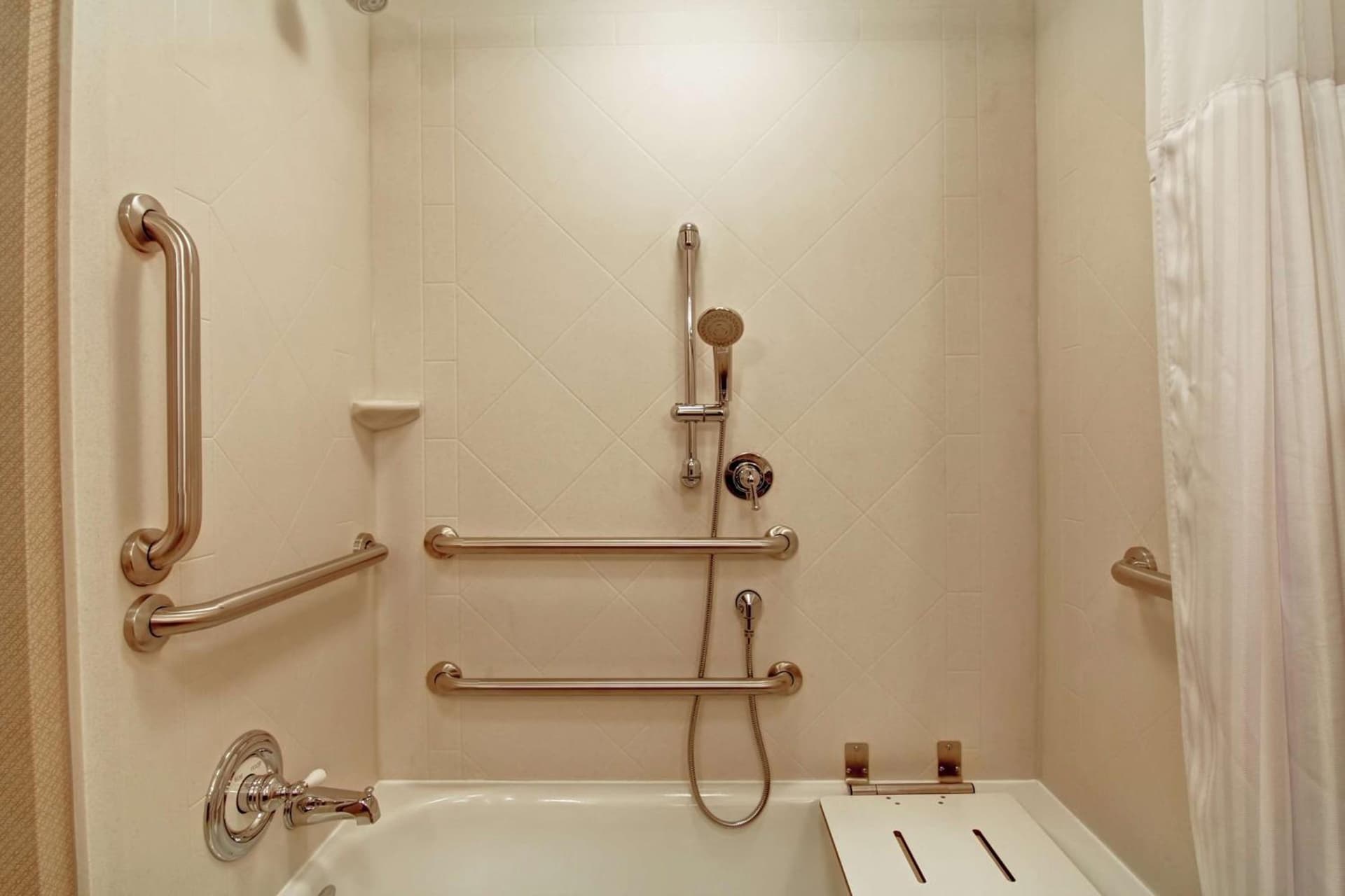 Hilton Garden Inn Woodbridge gallery photo in Woodbridge, VA — image 26