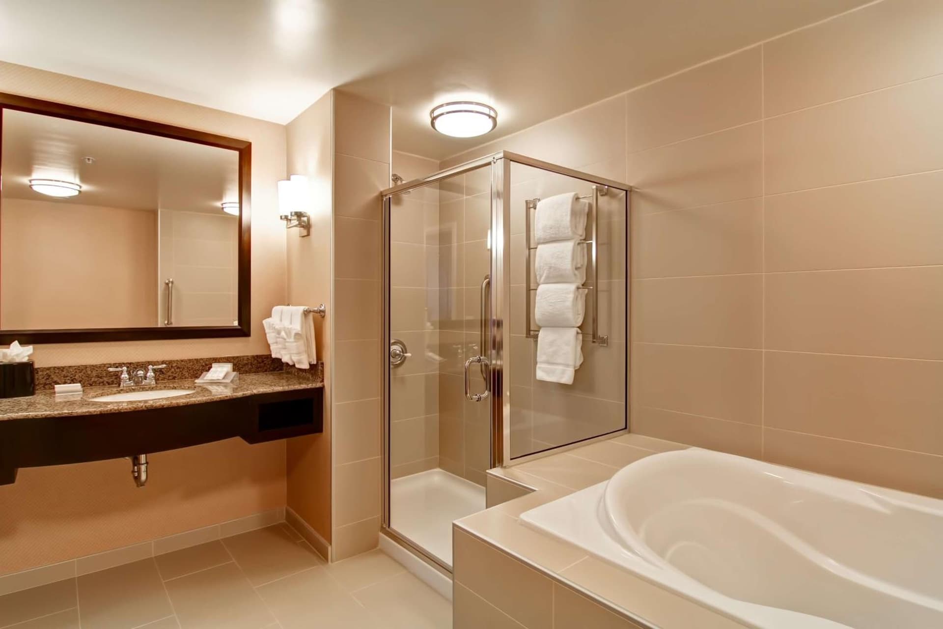 Hilton Garden Inn Woodbridge gallery photo in Woodbridge, VA — image 9