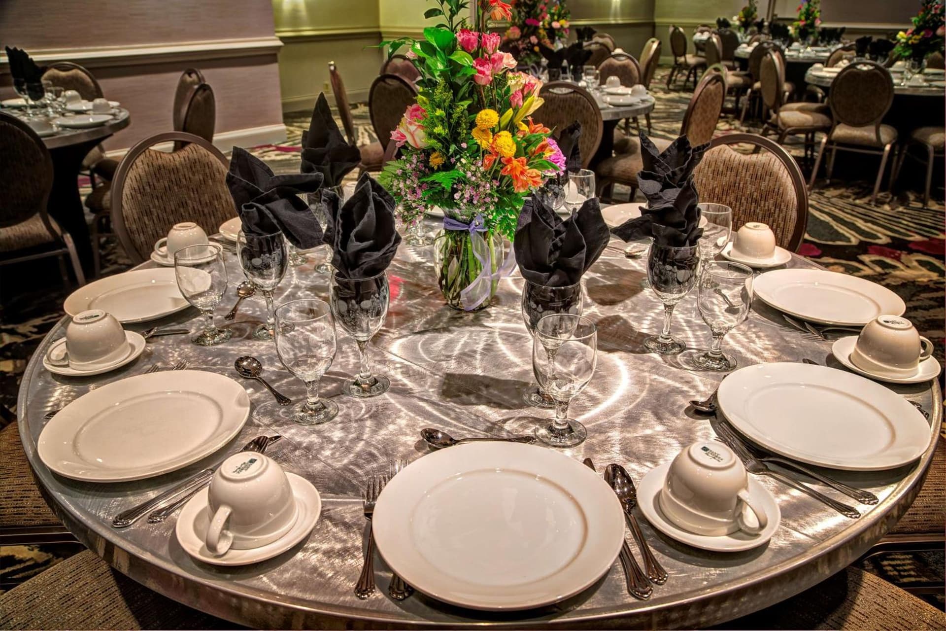 DoubleTree by Hilton Decatur Riverfront interior in Decatur, AL — gallery photo 2