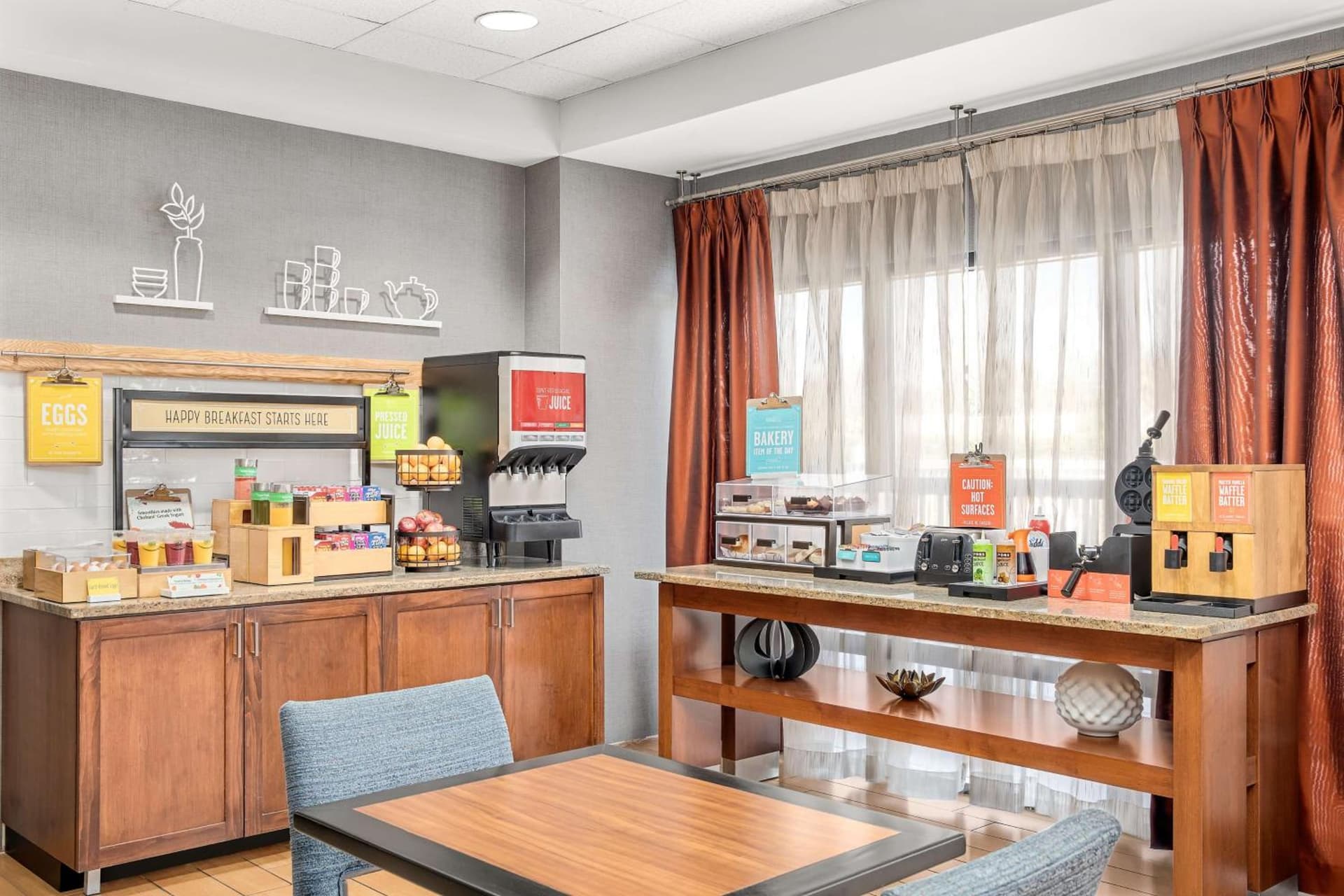 Hampton Inn Debary-Deltona interior in DeBary, FL — gallery photo 2