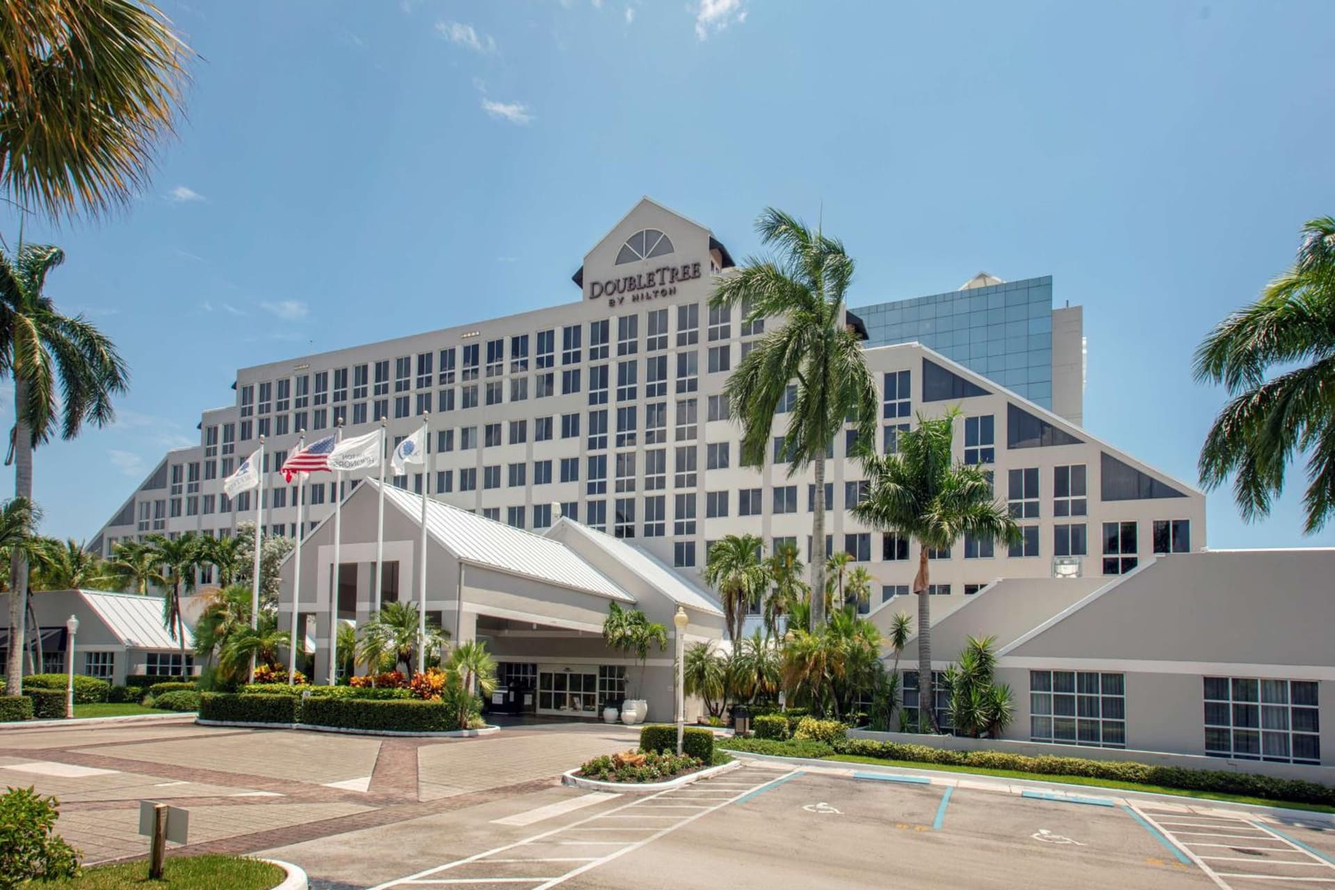 DoubleTree by Hilton Hotel Deerfield Beach Boca Raton interior in Deerfield Beach, FL — gallery photo 2