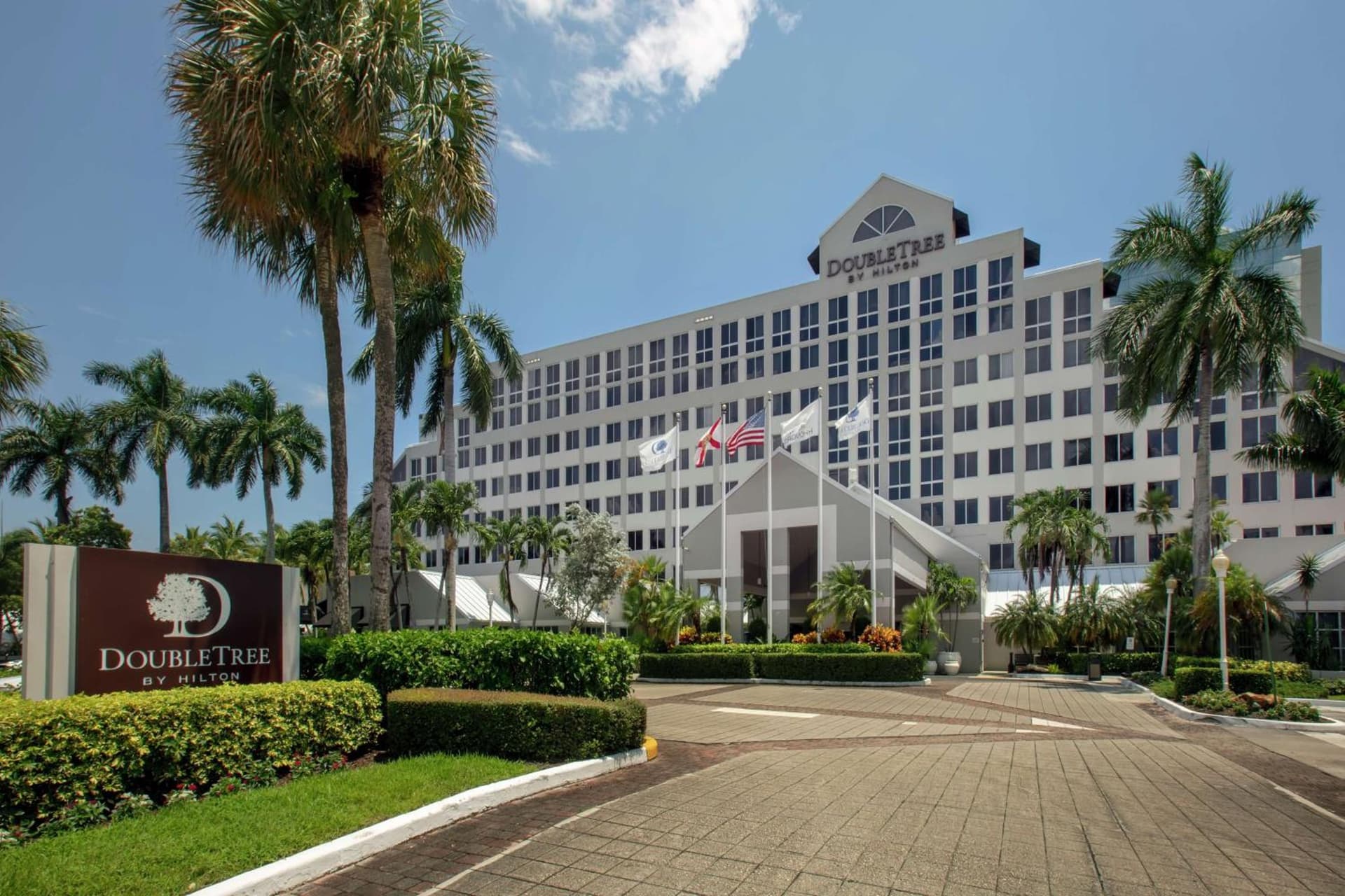 DoubleTree by Hilton Hotel Deerfield Beach Boca Raton property views in Deerfield Beach, FL — gallery photo 3