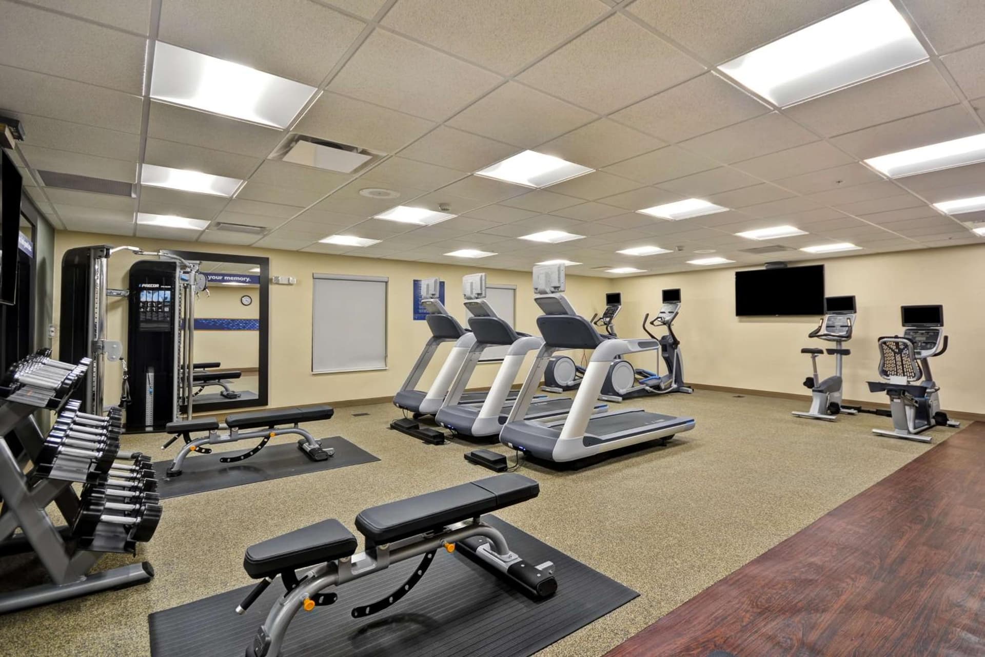 Hampton Inn & Suites Detroit/Warren gallery photo in Warren, MI — image 18
