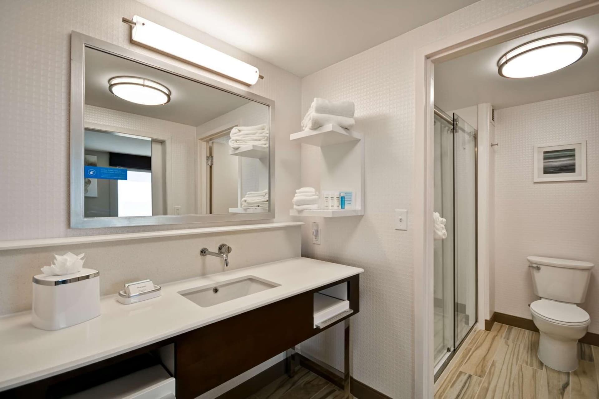 Hampton Inn & Suites Detroit/Warren gallery photo in Warren, MI — image 14