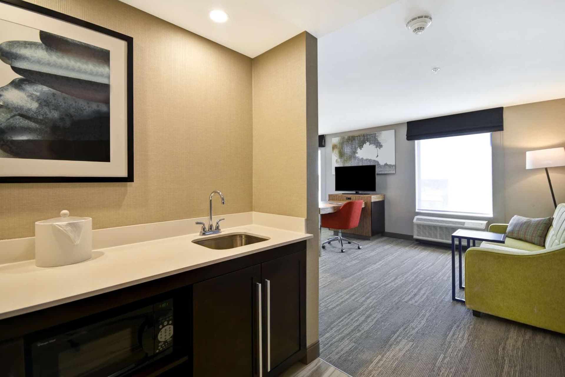 Hampton Inn & Suites Detroit/Warren gallery photo in Warren, MI — image 19