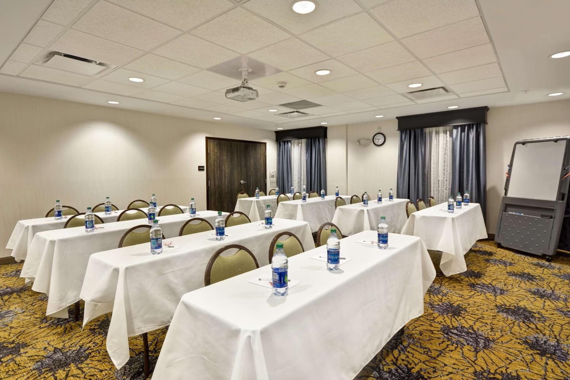 Hampton Inn & Suites Detroit/Warren gallery photo in Warren, MI — image 20